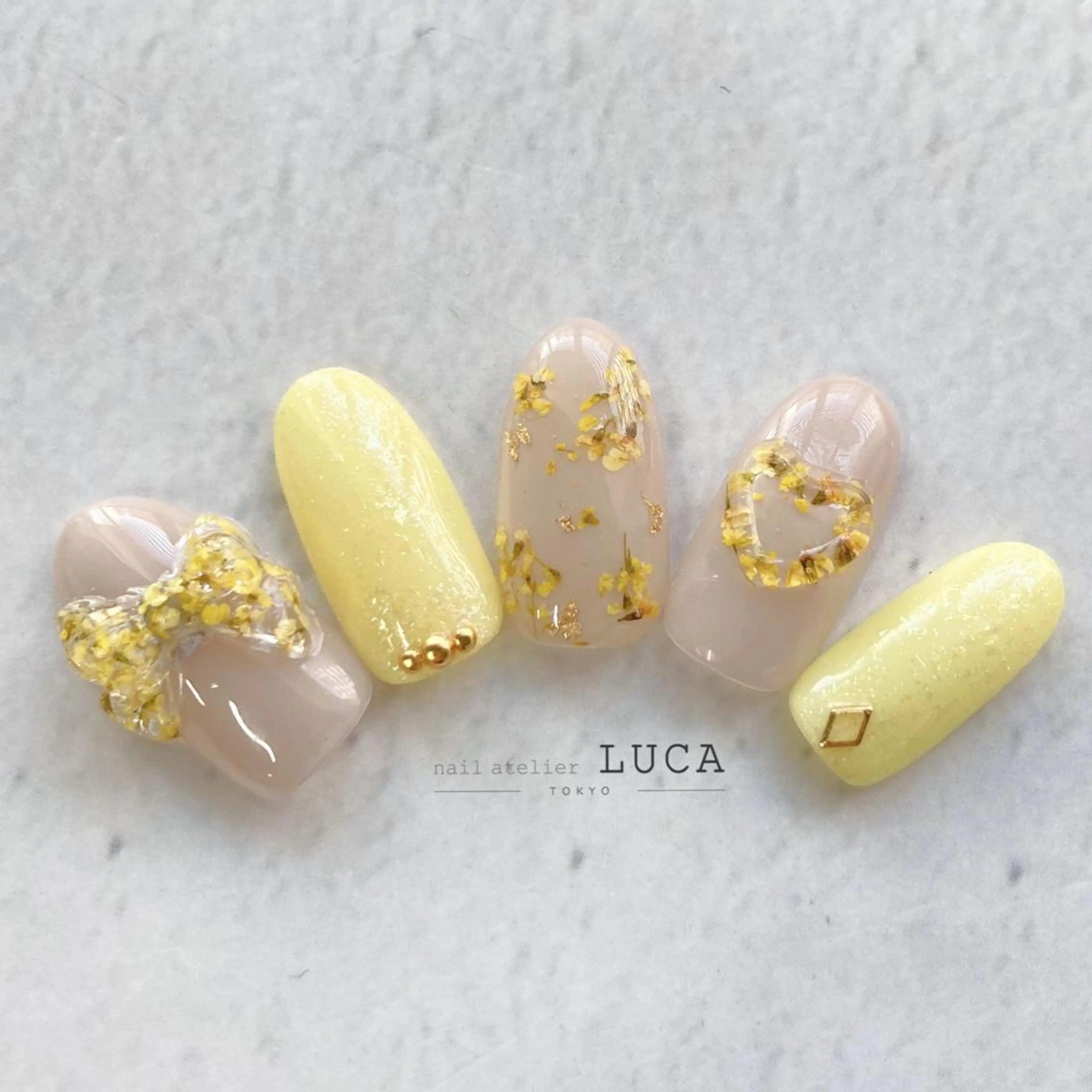 ネイル アートネイル オーロラネイル クリアネイル 長さ出し フットネイル ハンドネイル ネイルアトリエルカ スタッフのネイルデザイン