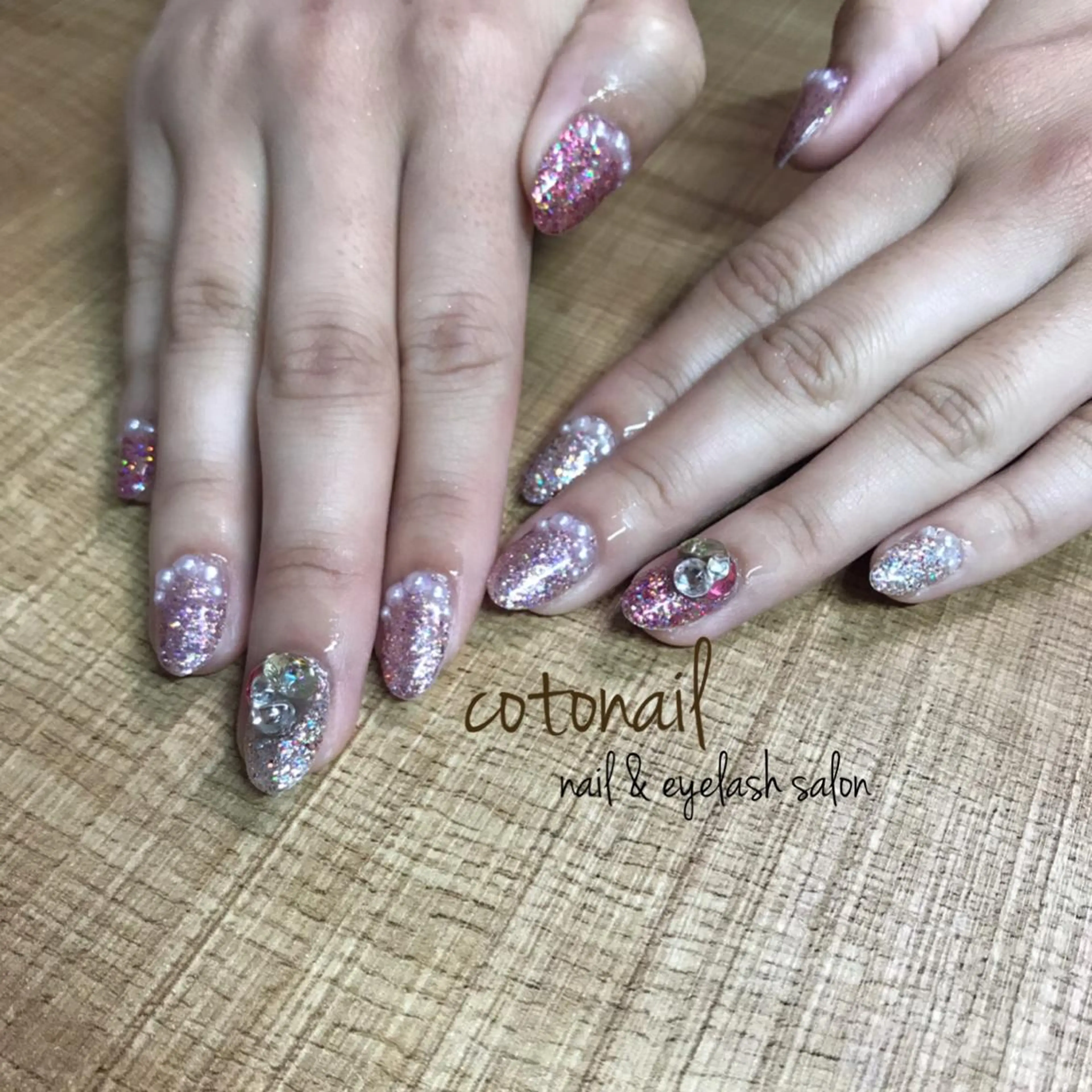 セミロング ネイル アートネイル ハンドネイル ツメトマツゲ .のネイルデザイン