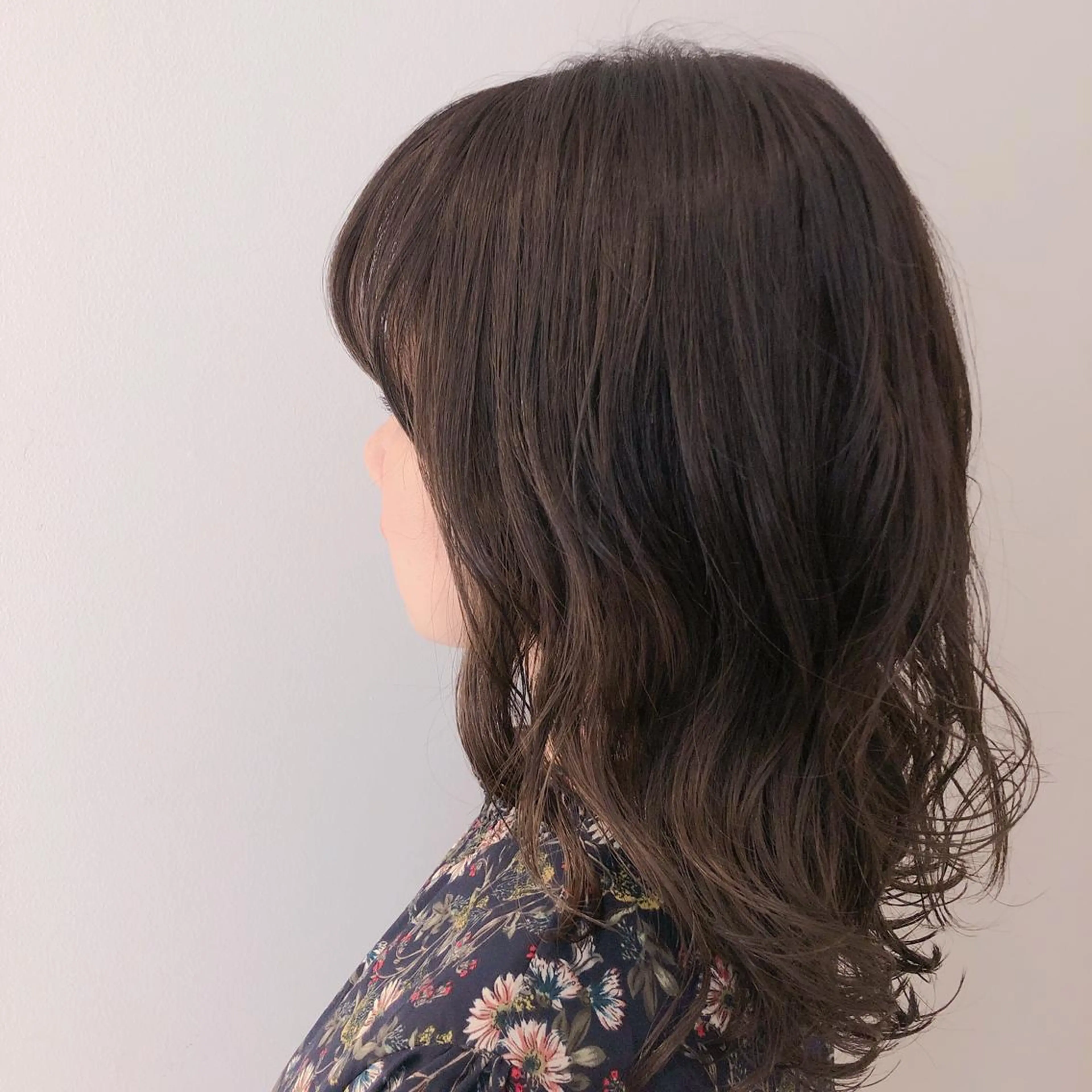 ミディアム 渡邊 唯のヘアスタイル