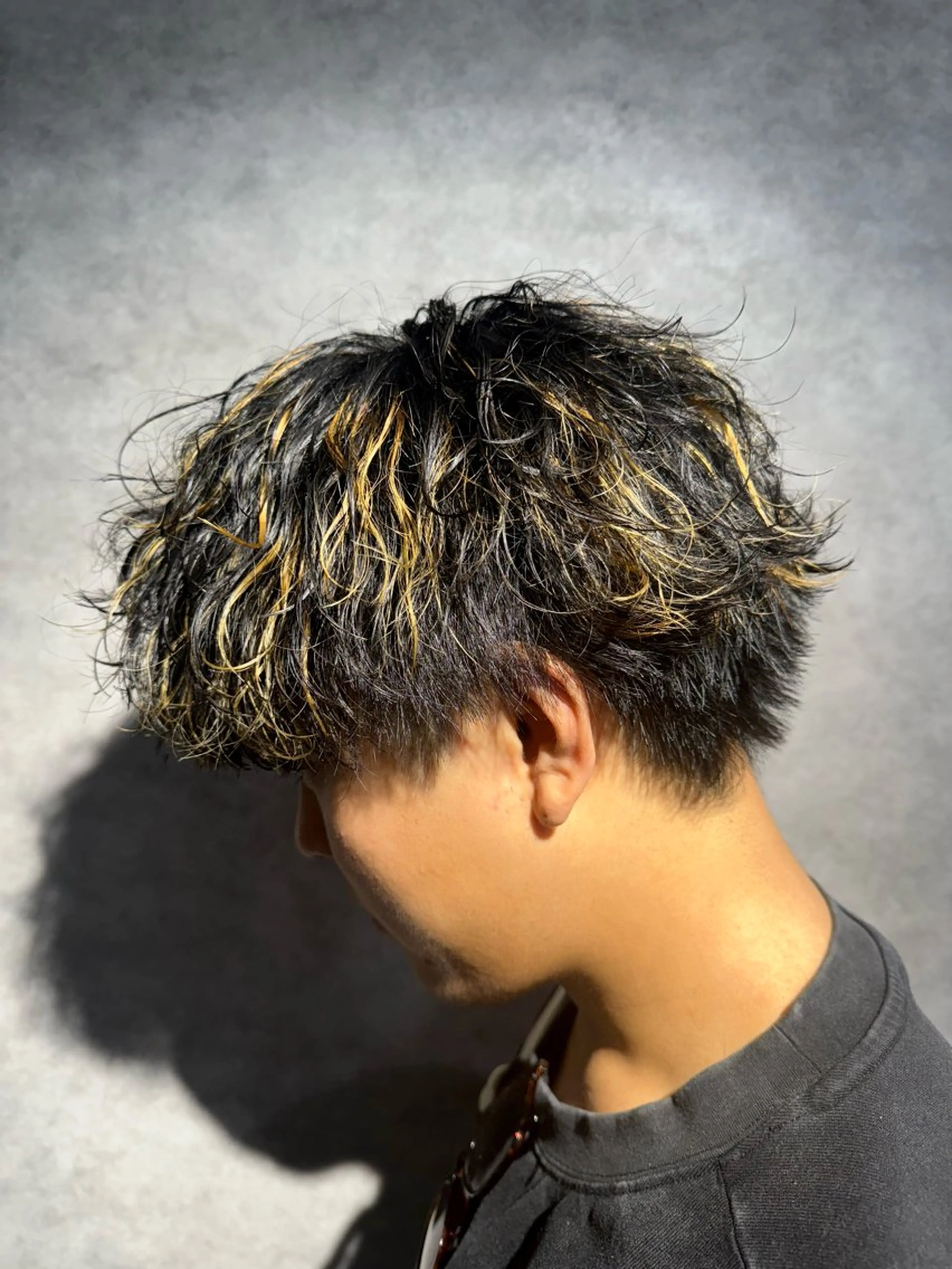 カラー パーマ メンズ メンズハイライト メンズパーマ 波巻きパーマ ハイライトカラー REM【阿佐ヶ谷】 MEGUのヘアスタイル