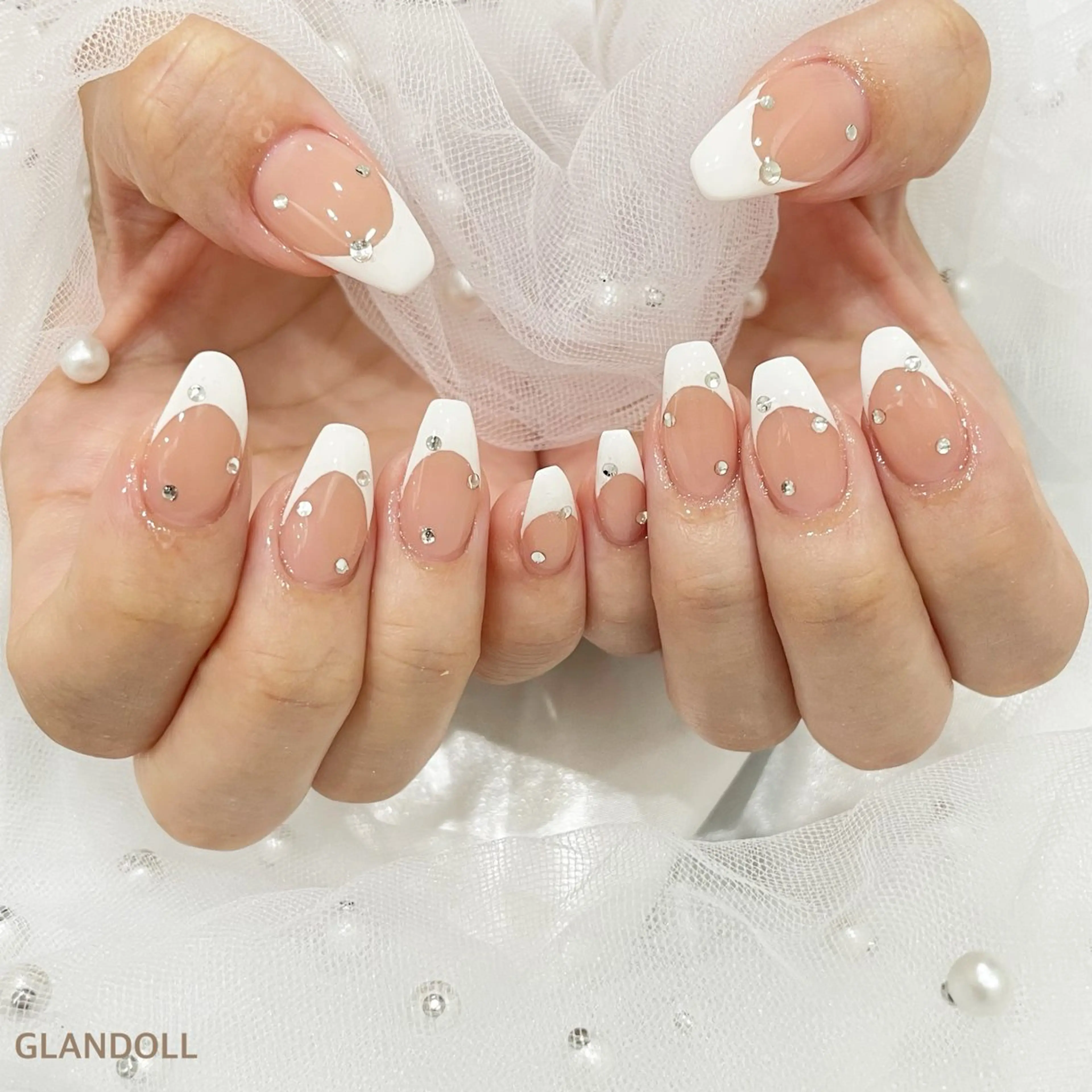 ネイル フレンチネイル GLANDOLL YURIのネイルデザイン