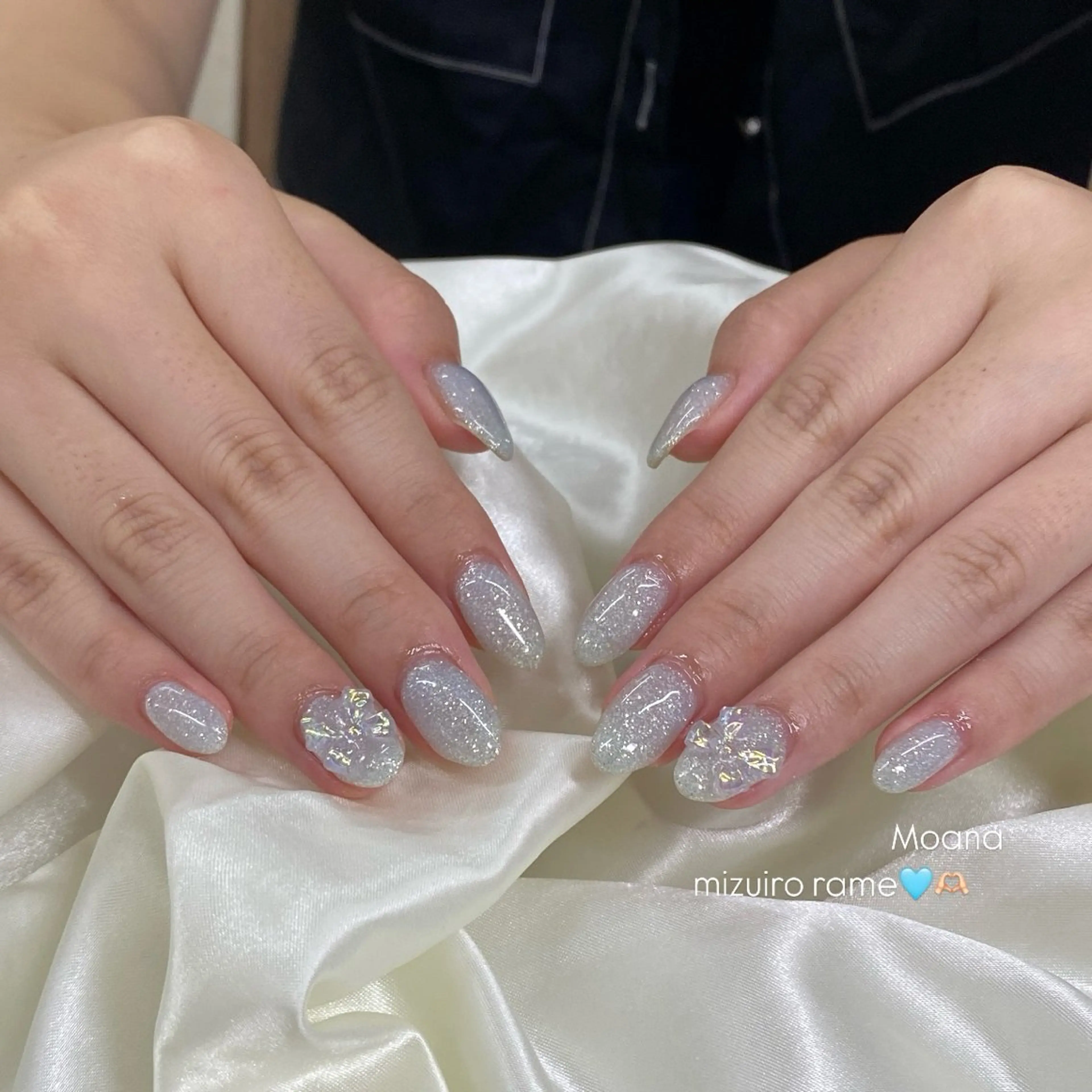 ネイル 韓国ネイル ラメ(グリッター) 水色 ワンカラーネイル リボン ハンドネイル Moana manamiのネイルデザイン