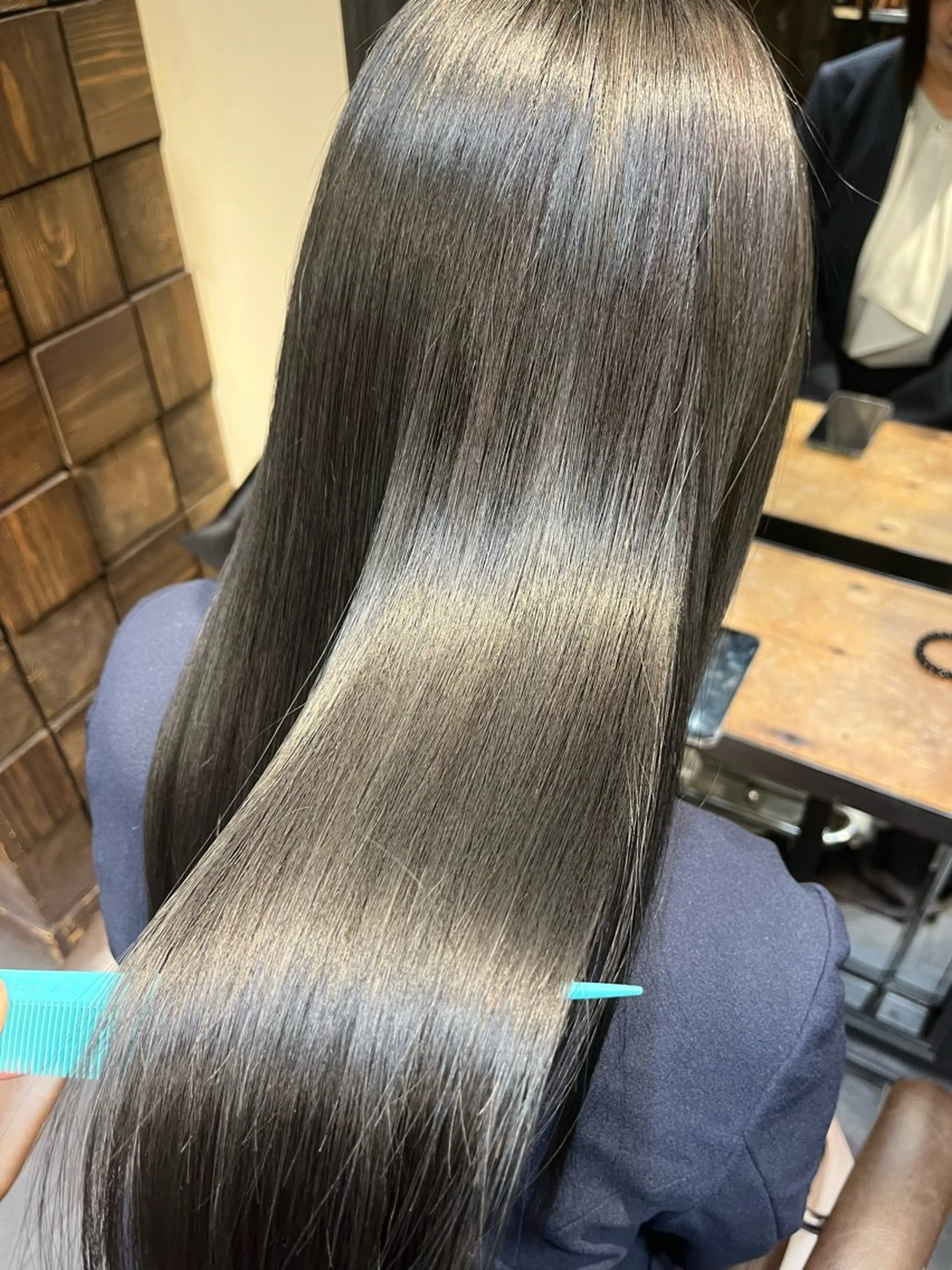 セミロング カラー グレージュ オリーブグレージュ オリーブグレー ヘアカラー レイヤーカット/ 髪質改善/安田憲哉のヘアスタイル