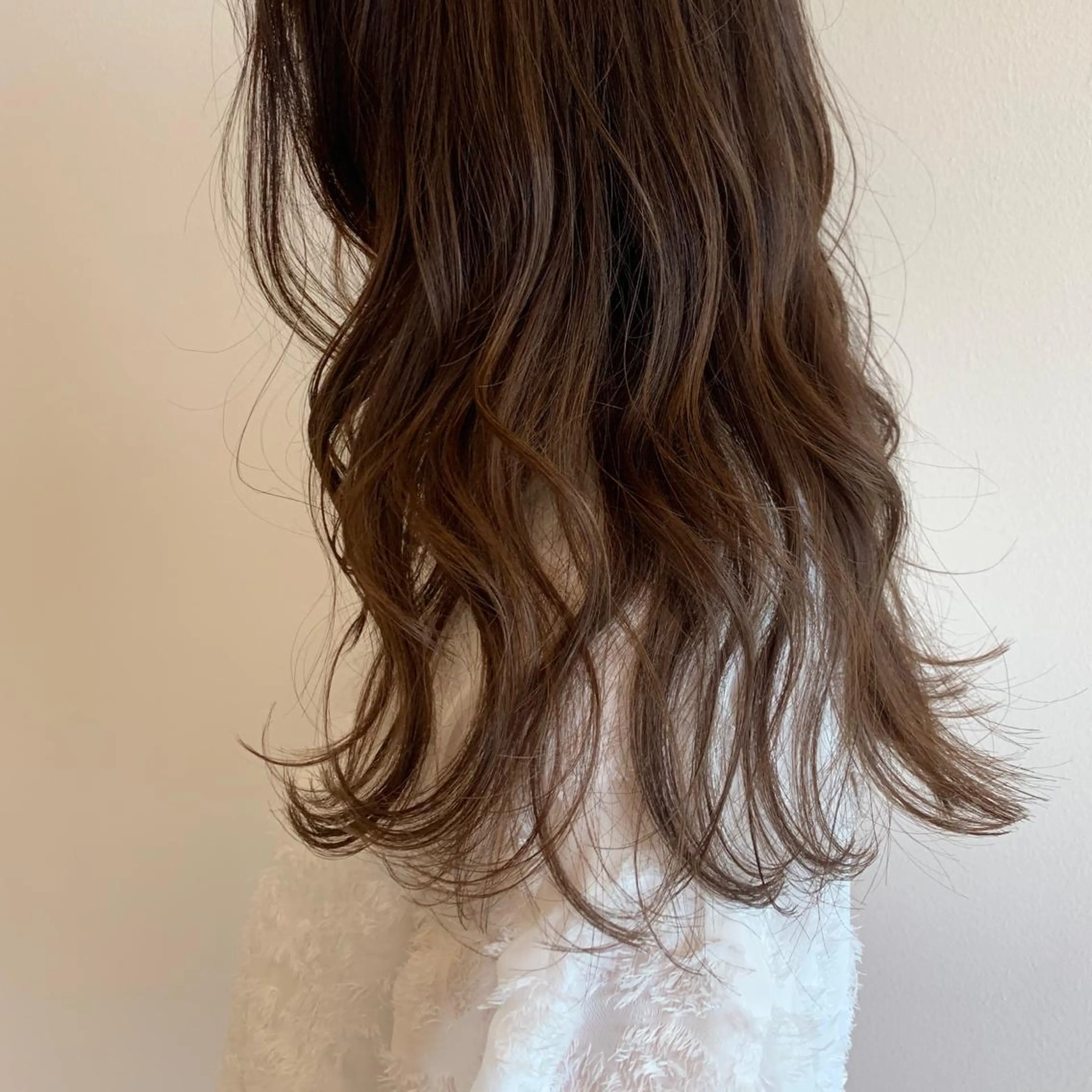 セミロング 鈴木 まりやのヘアスタイル