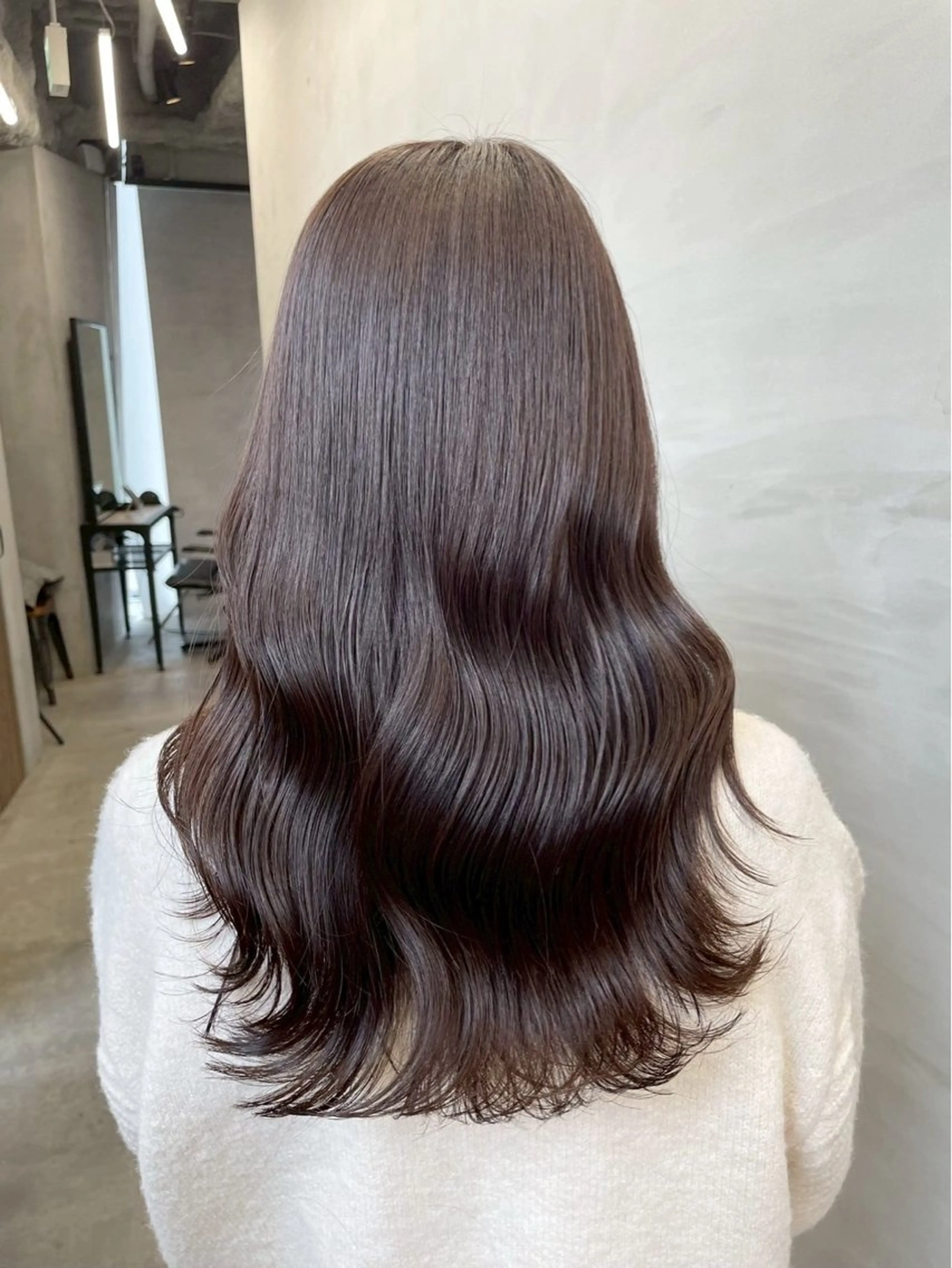 ロング カラー ブラウンカラー カット ヘアカラー トリートメント 前髪/顔まわりカット 艶髪/髪質改善/縮毛のヘアスタイル