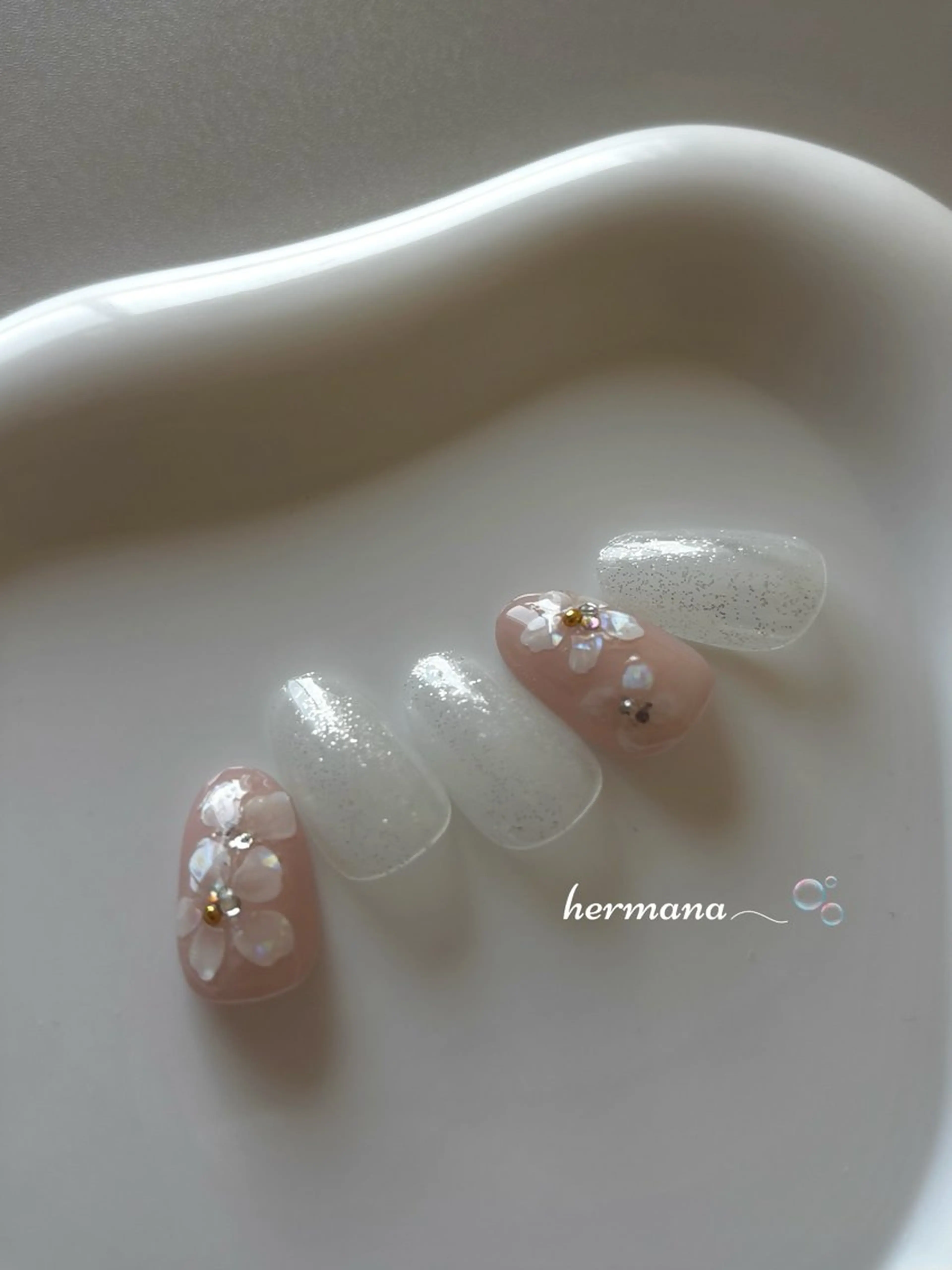 ネイル 伊藤 菜緒のネイルデザイン