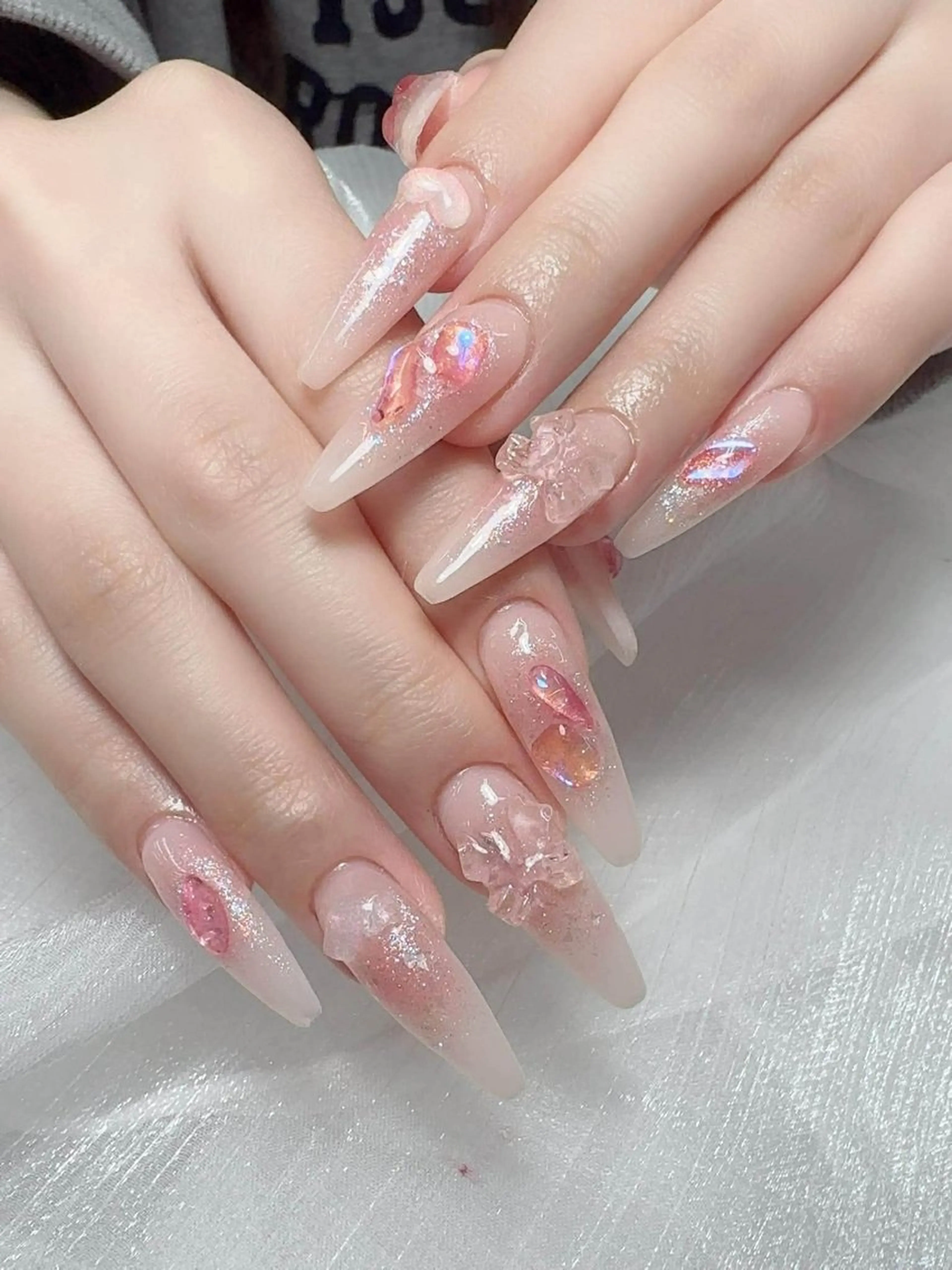 ネイル フレンチネイル グラデーション 韓国ネイル マグネットネイル ミラーネイル ハンドネイル ハンドケア Hara Nail 【パラジェル使用】のネイルデザイン