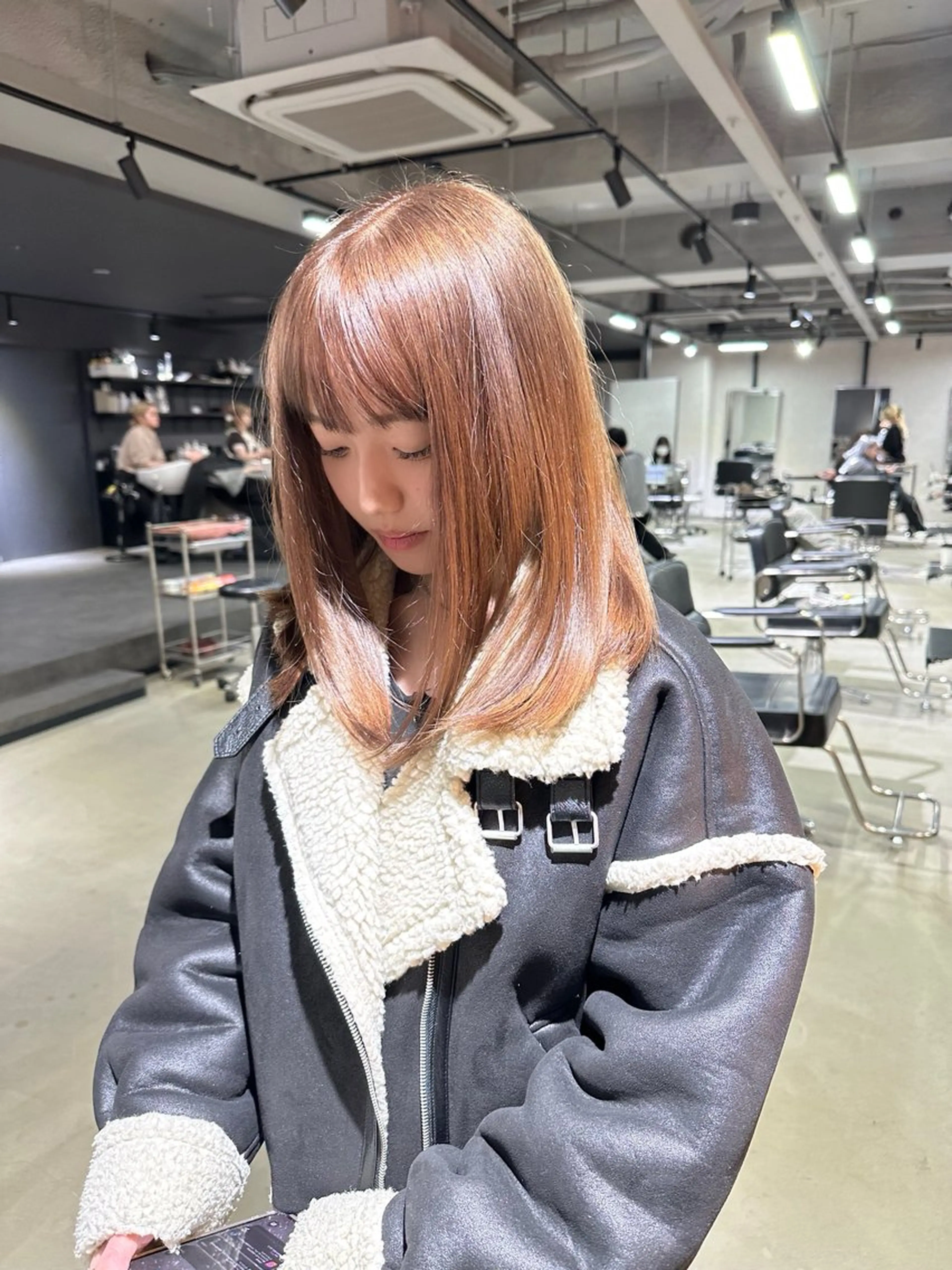 ミディアム ケアカラー ボブ 髪質改善 レイヤーカット トリートメント ヘアカラー トリートメント 艶髪カラー/レイヤ ー支持No.1renのヘアスタイル