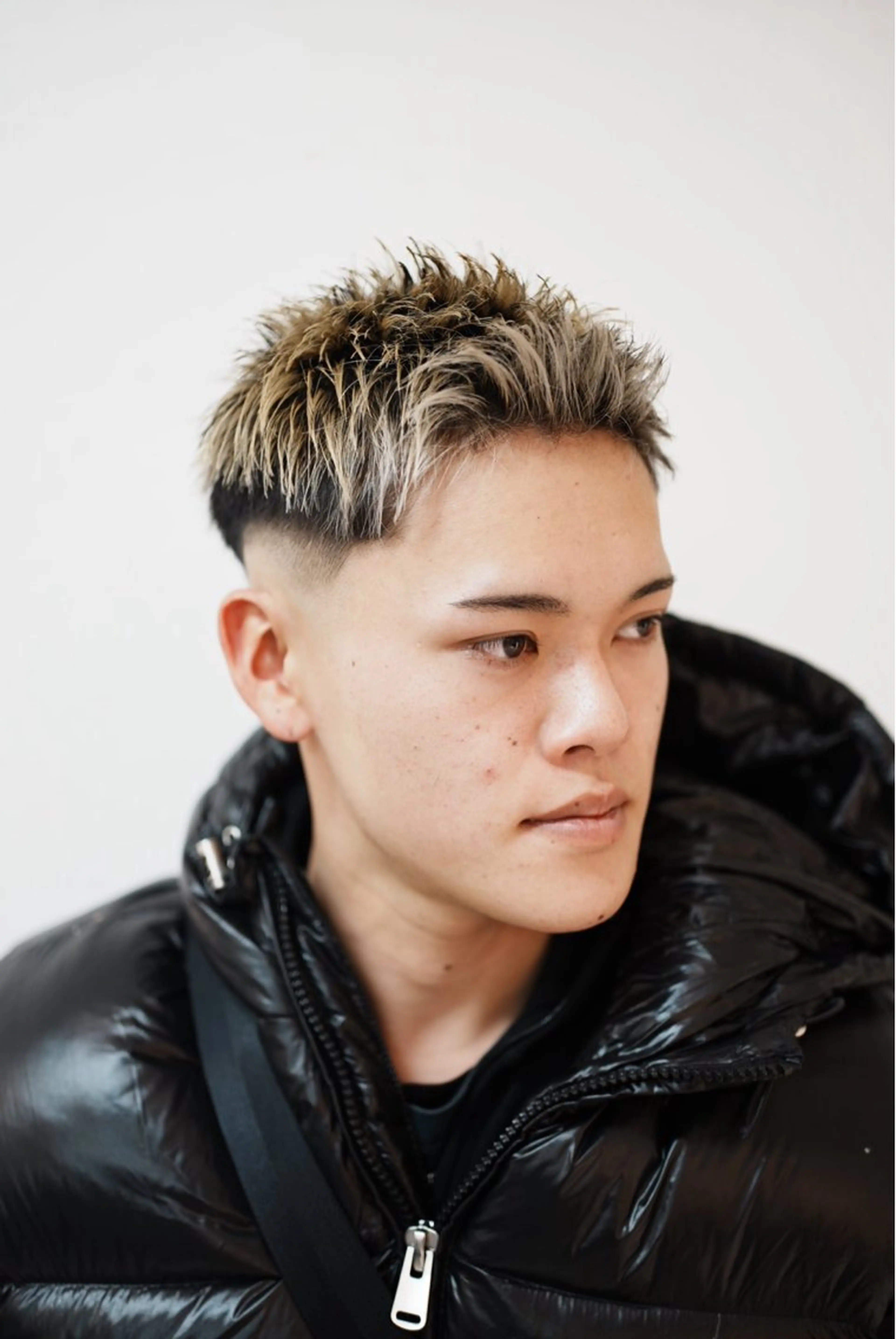 ショート カラー メンズ フェードカット メンズメッシュ メッシュ カット ヘアカラー トリートメント ヘアセット メンズサロン ANSWERのヘアスタイル