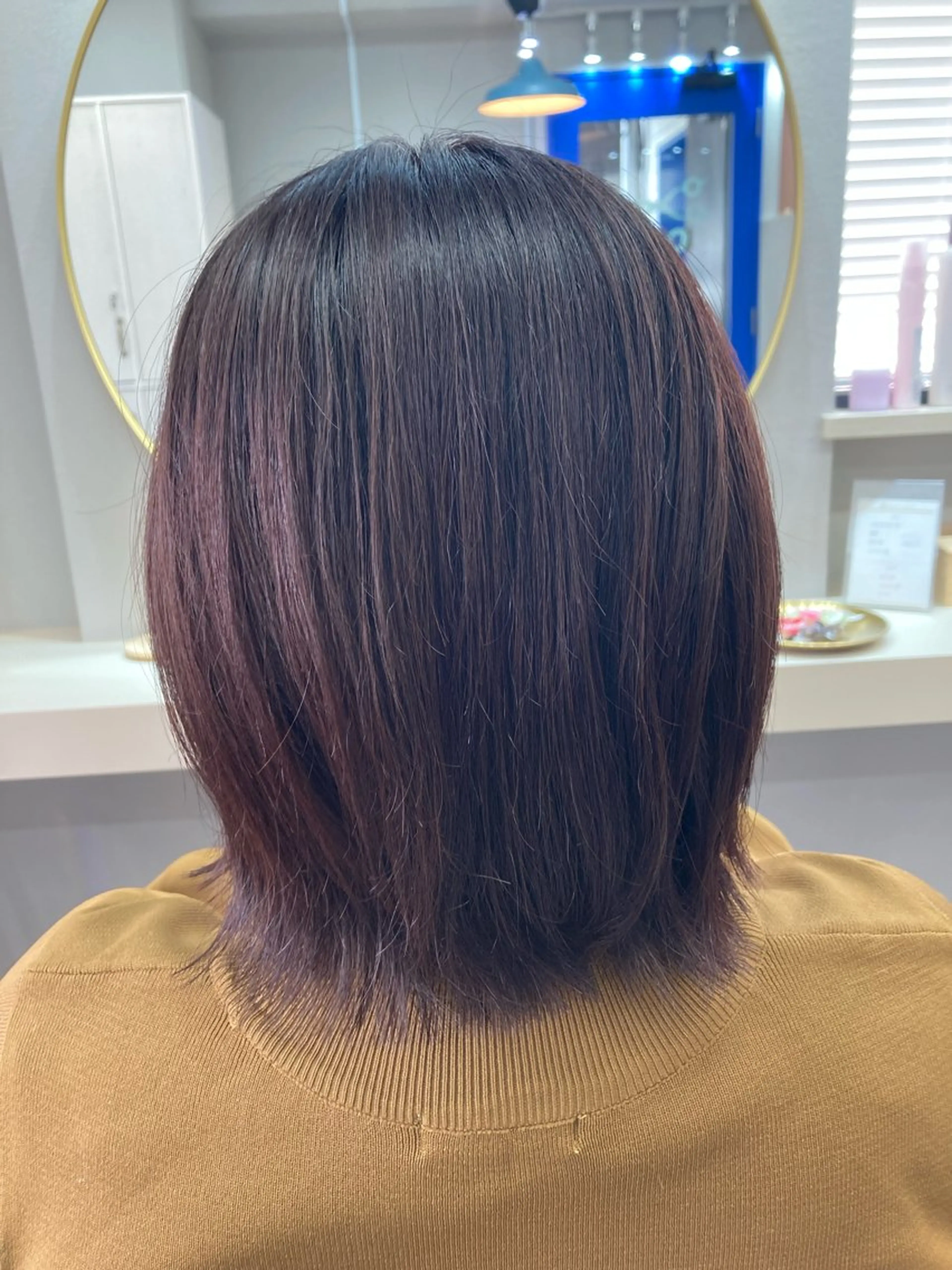 ミディアム ボブ 外ハネヘア カット ヘアカラー 池田 太一のヘアスタイル