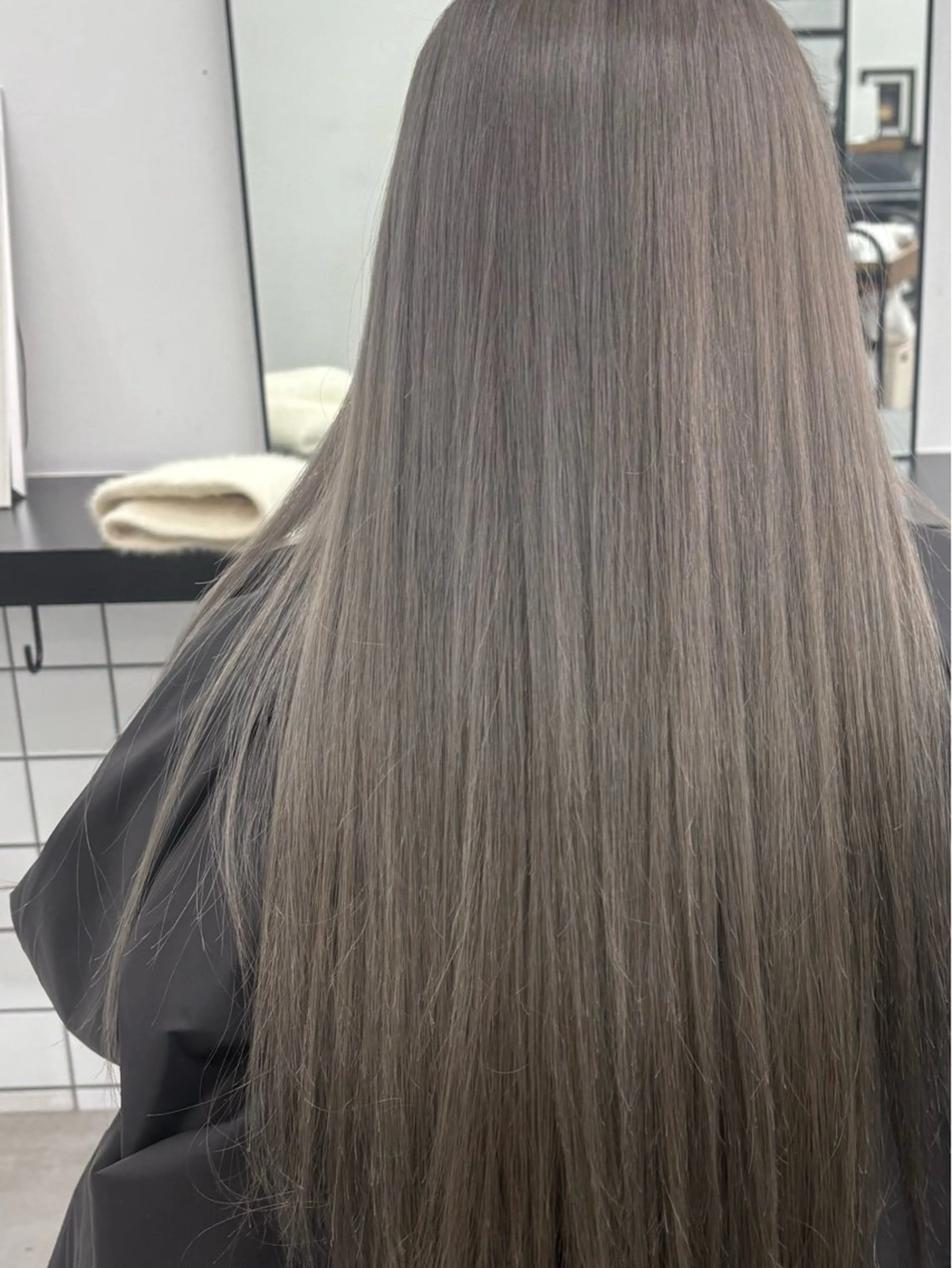 ロング カラー シルバー 🌟ゆりあ🌟 JILLSTUDIOのヘアスタイル