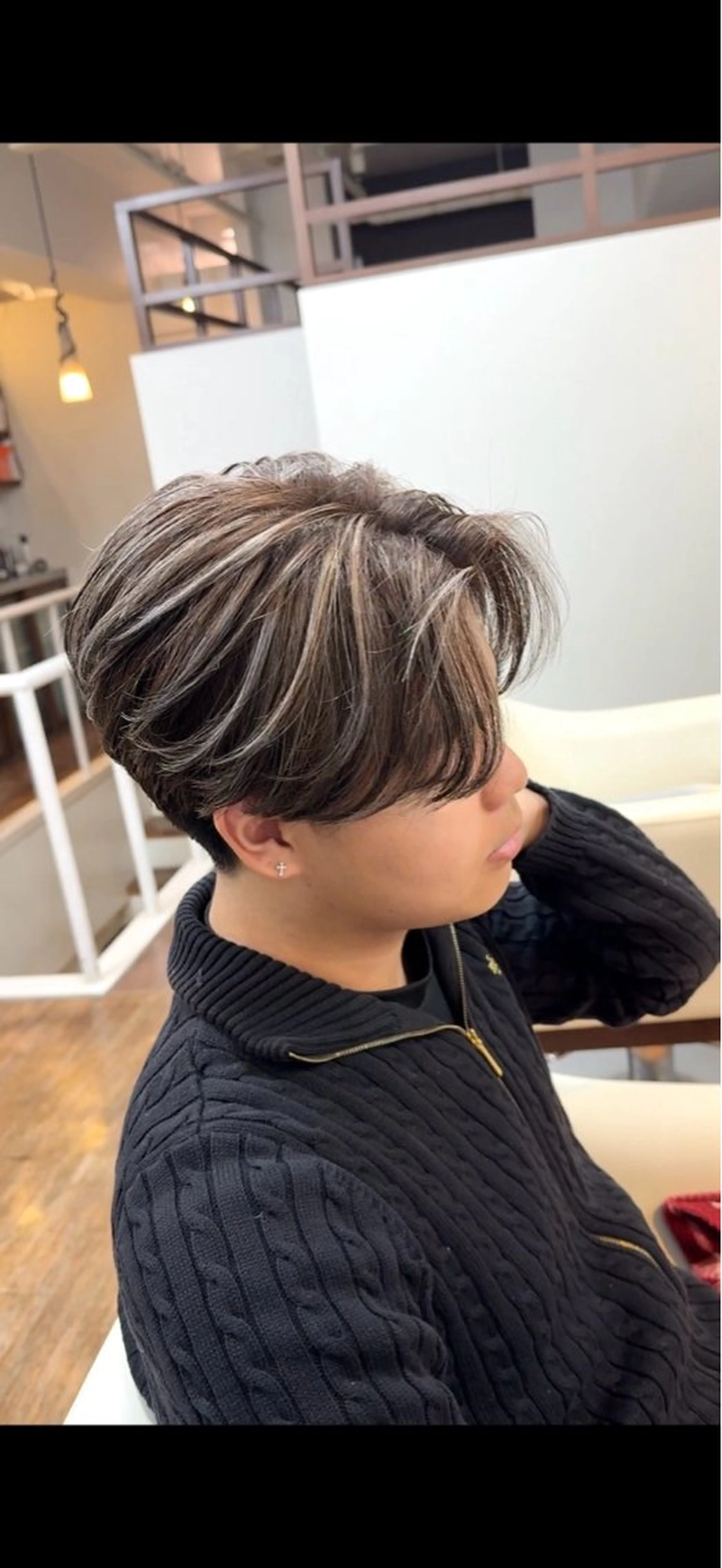 ミディアム カラー メンズ メンズハイライト ハイライトカラー 外国人風カラー ハイライト カット ヘアカラー トリートメント 小山功陽 /メンズスタイルのヘアスタイル