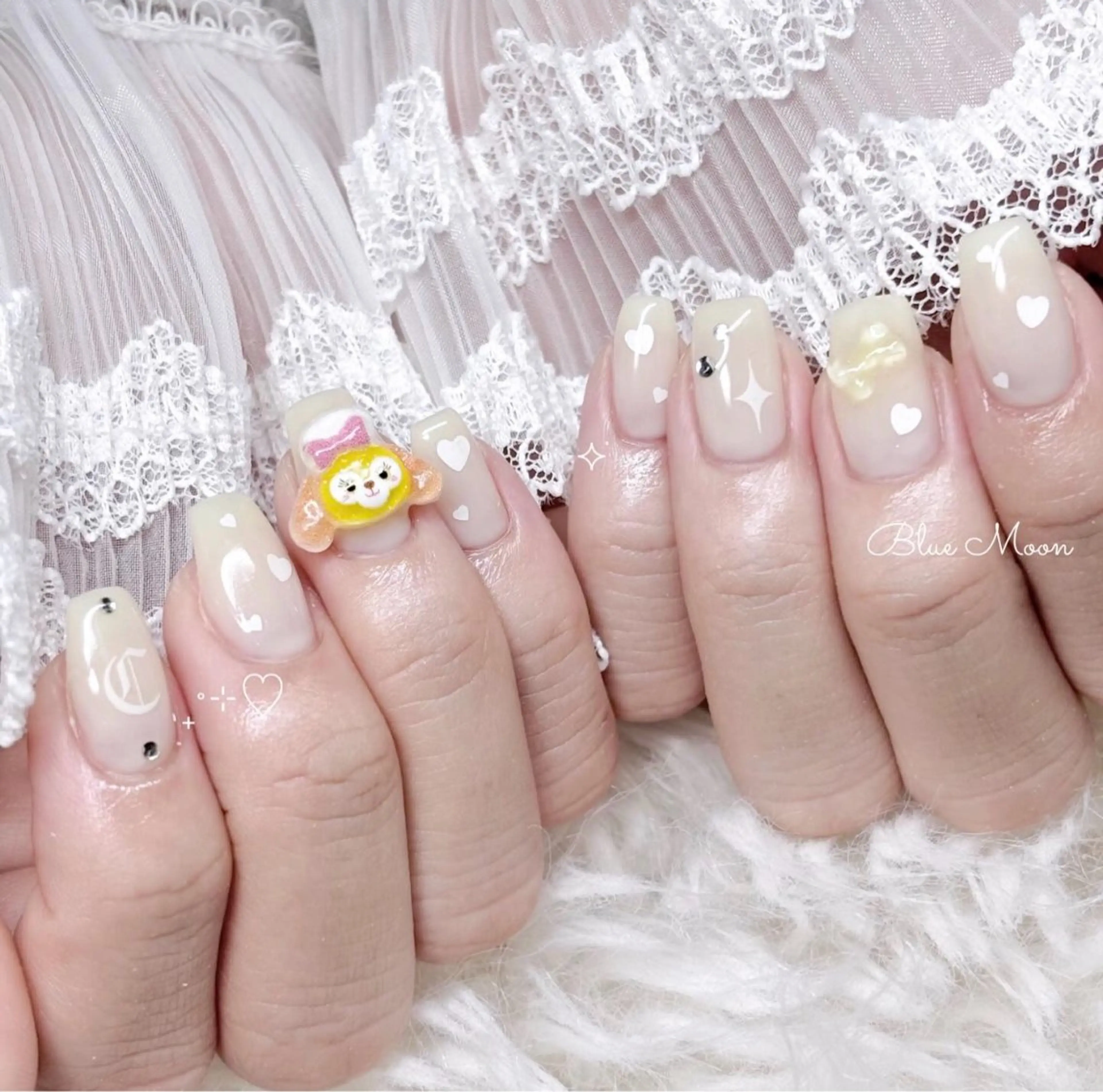 ネイル リボン ハンドネイル フットネイル ハンドケア nail salon Blue Moonのネイルデザイン