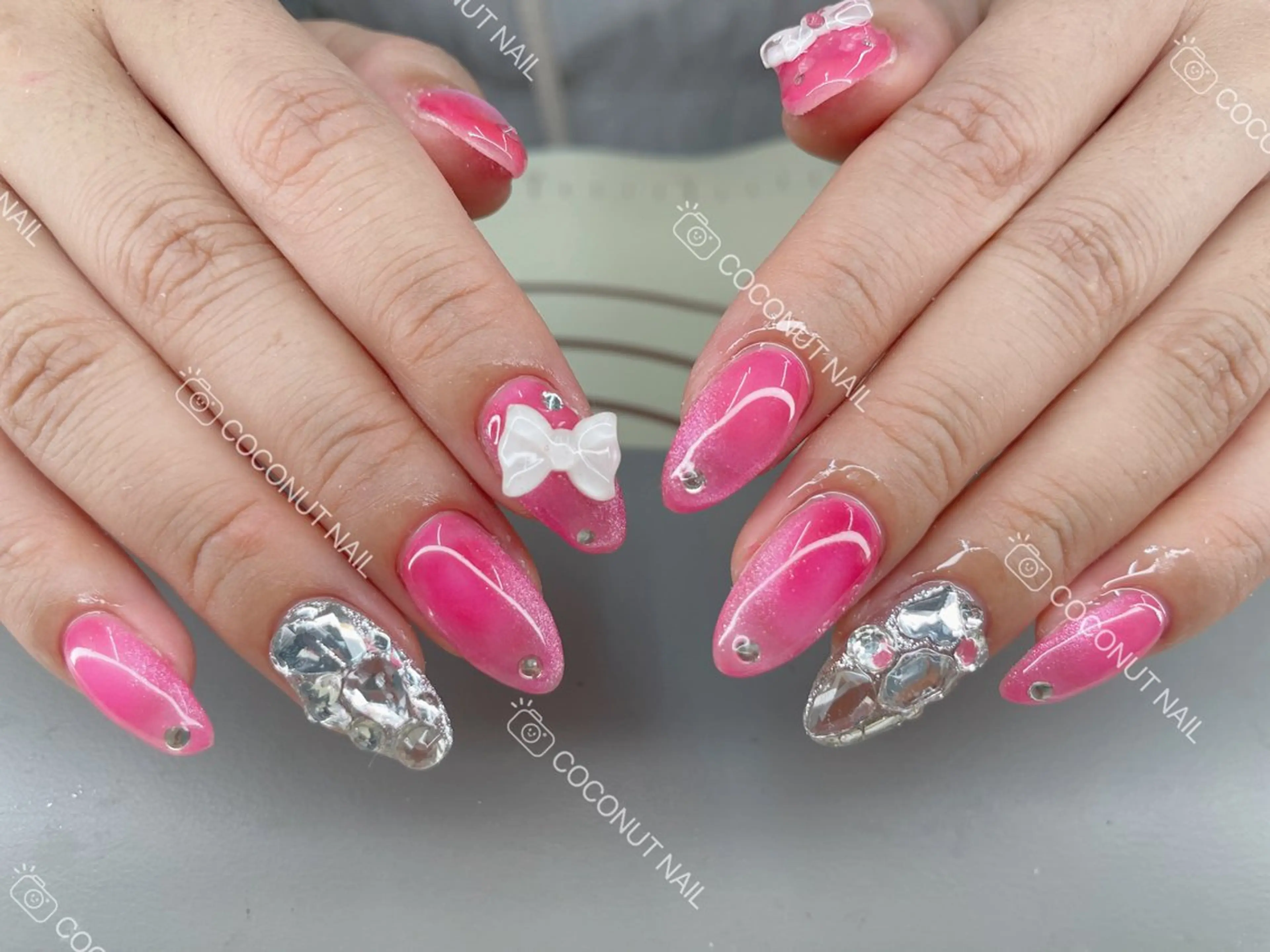 ネイル マグネットネイル ハンドネイル 神田 ココナッツのネイルデザイン