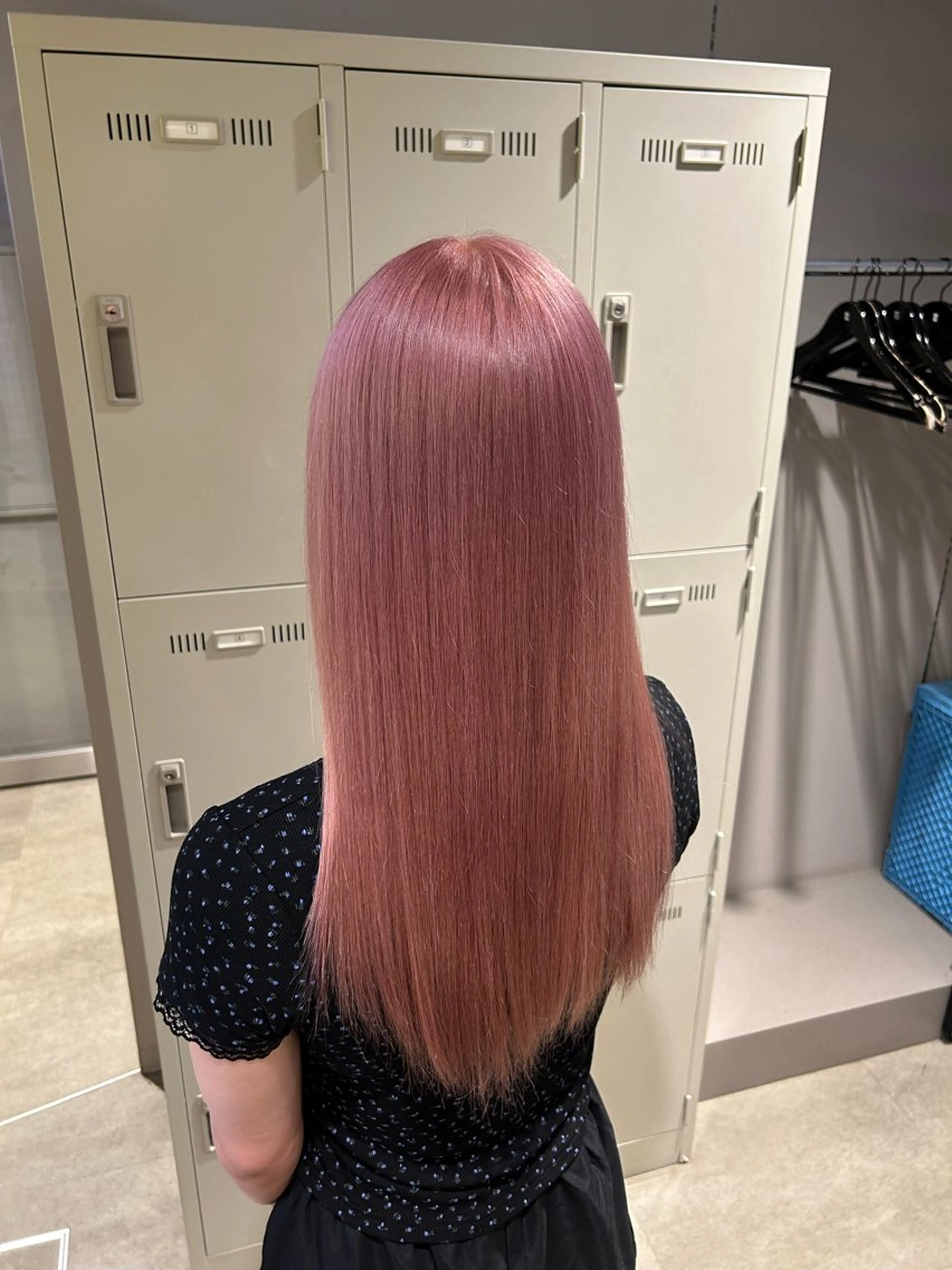 カラー ヘアカラー トリートメント 透明感ベージュ🤎 ナチュラルレイヤーのヘアスタイル