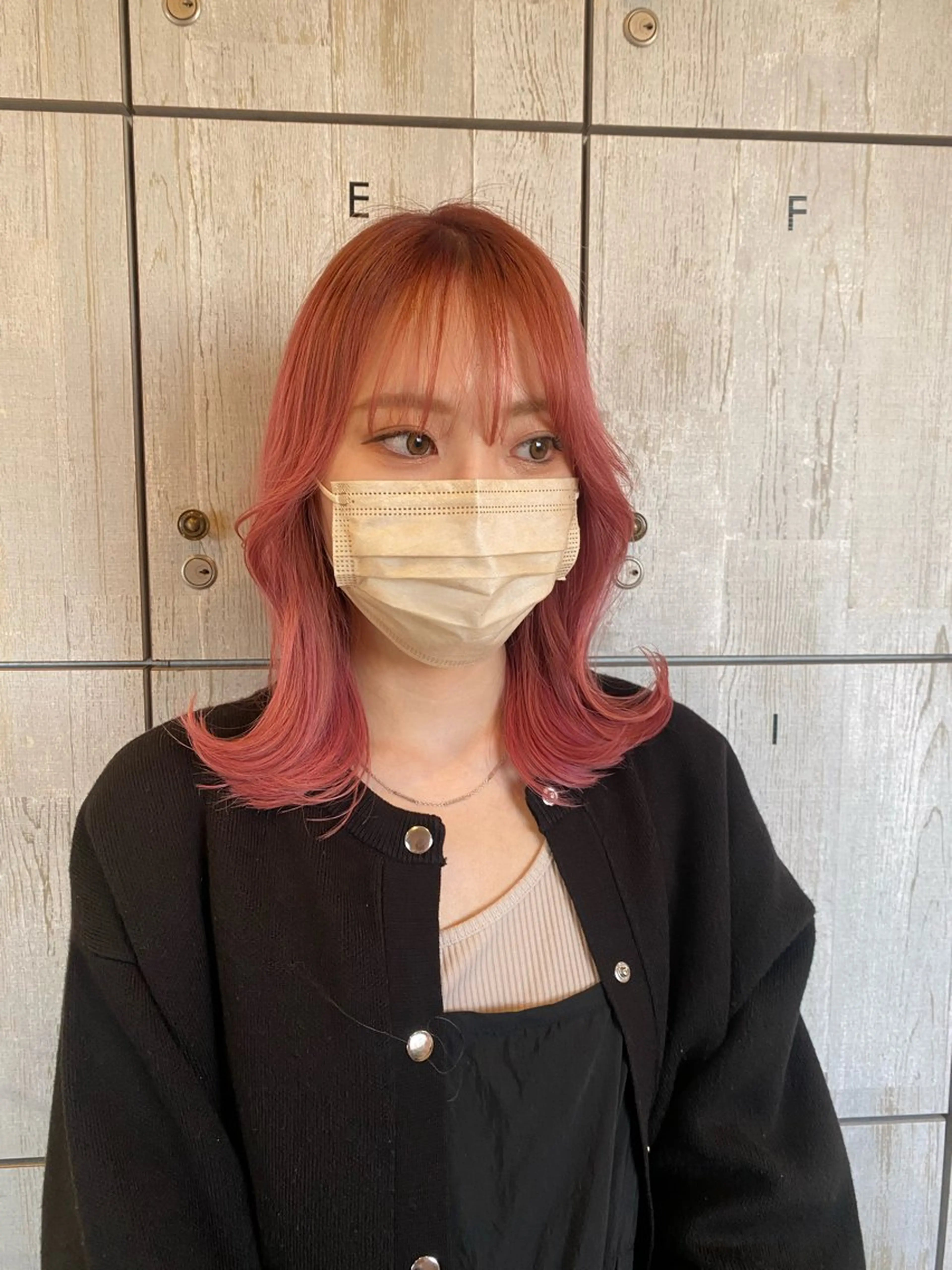 ミディアム カラー ブリーチ ケアブリーチ ハイトーンカラー ピンクカラー 韓国風ヘア 似合わせレイヤー/ Wカラー🧸こころのヘアスタイル