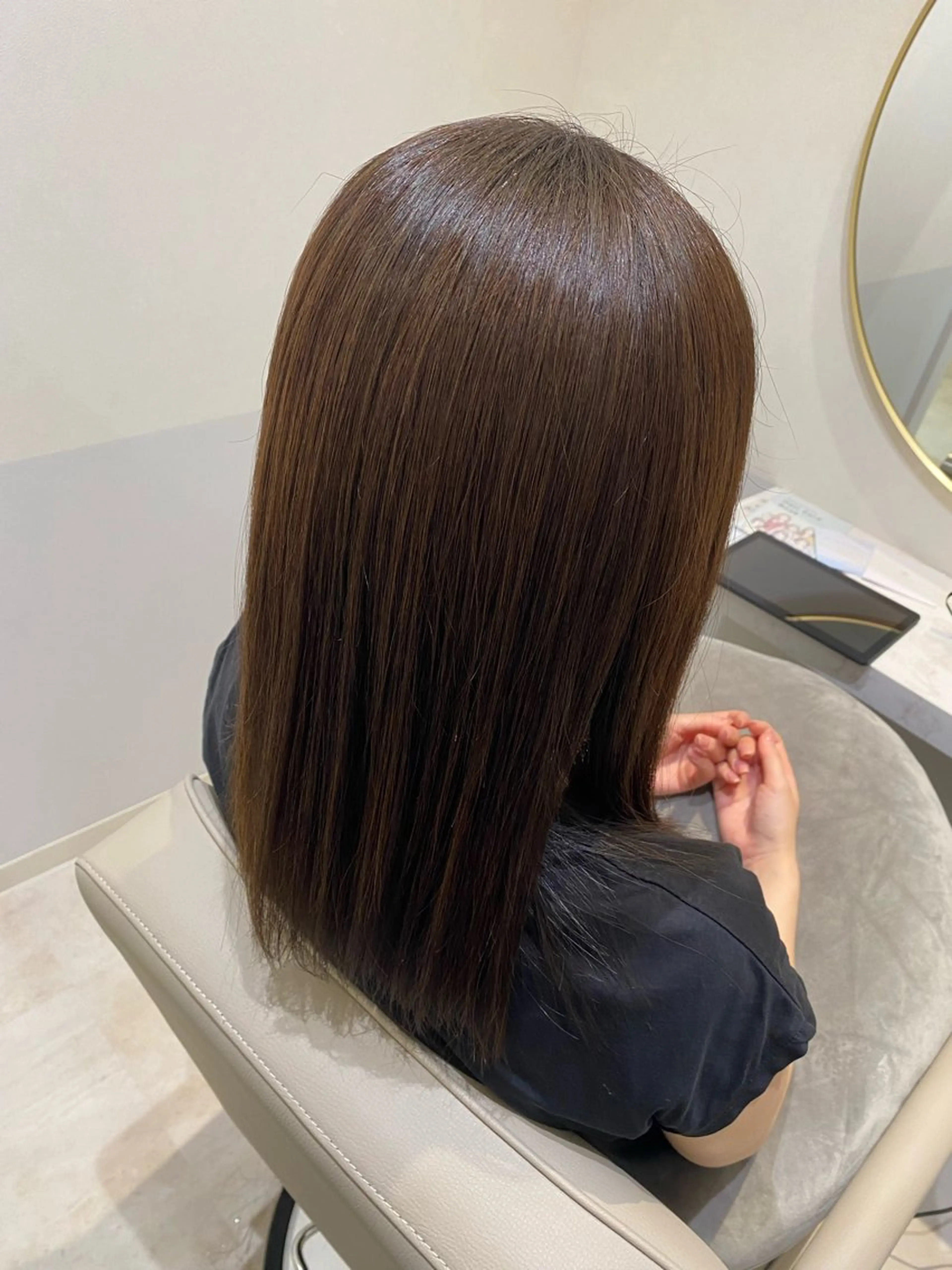 ミディアム カラー アッシュ アッシュブラウン ブラウンカラー 髪質改善 韓国ヘア・カラー 🩵SHIZUKUのヘアスタイル