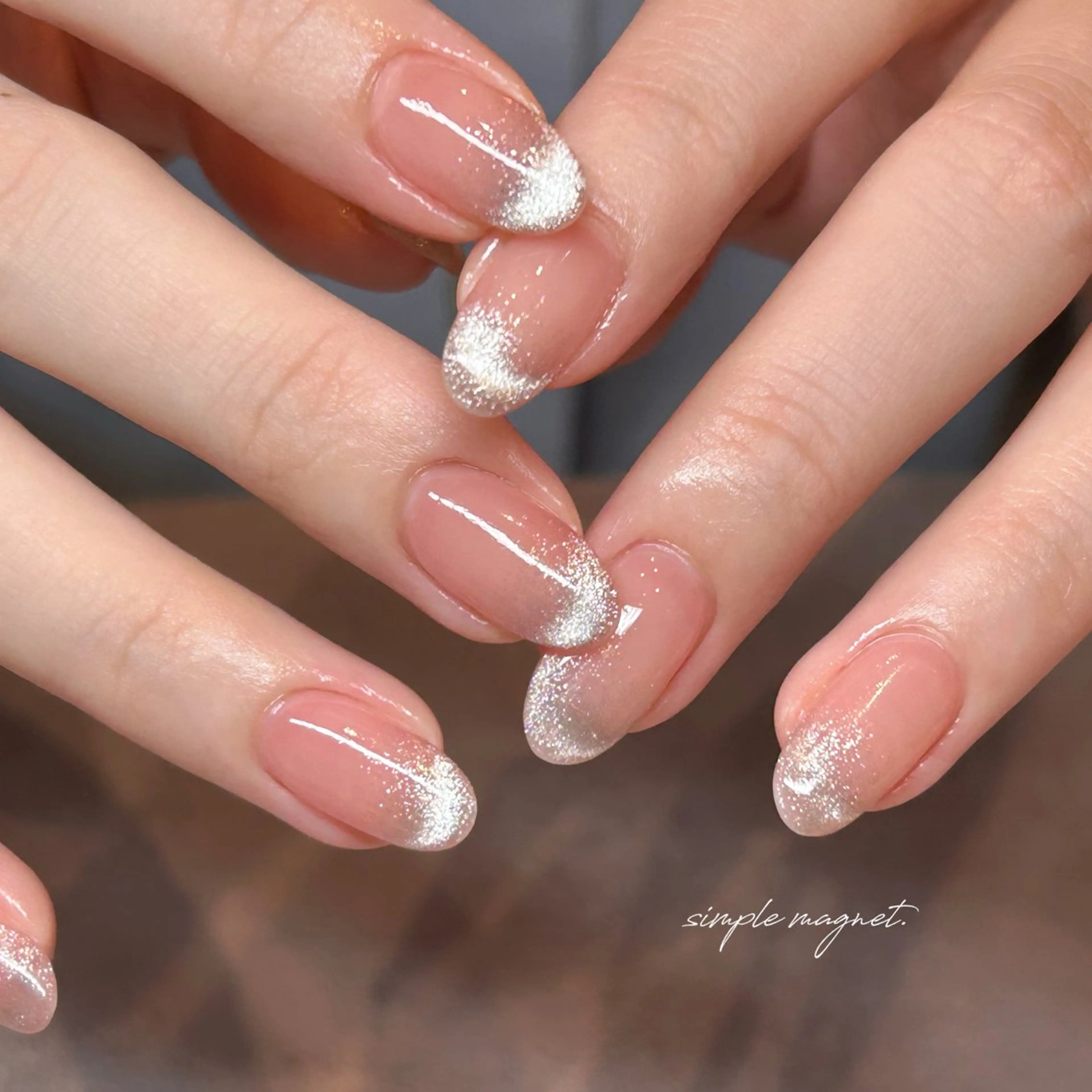 ネイル ガーリー グラデーション マグネットネイル オフィスネイル ワンホンネイル ハンドネイル hair  MILE.所属・MILE. mukonosouのネイルデザイン