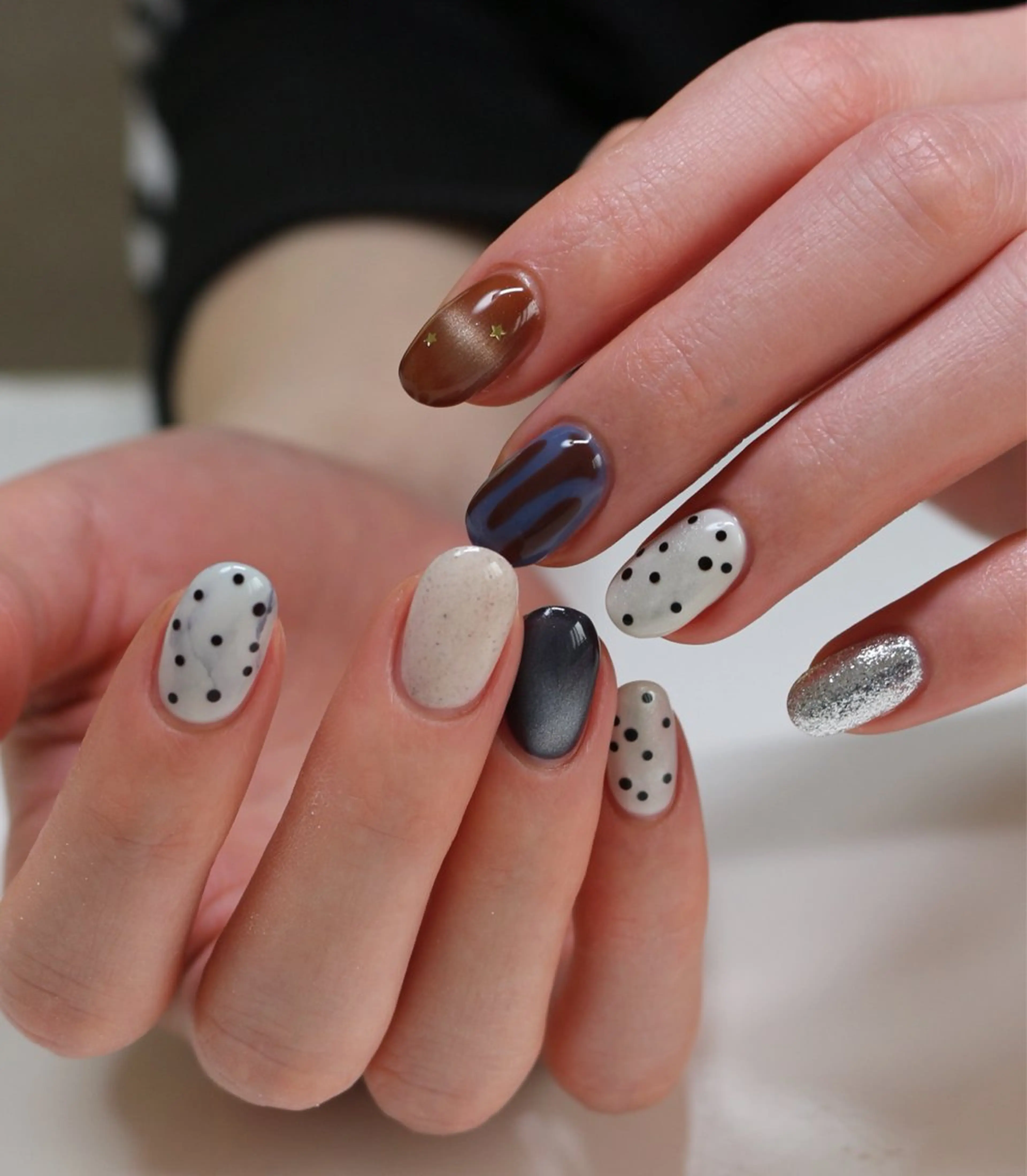 ネイル ブルー ホログラムネイル マグネットネイル ニュアンスネイル ハンドネイル Baku Nailsのネイルデザイン