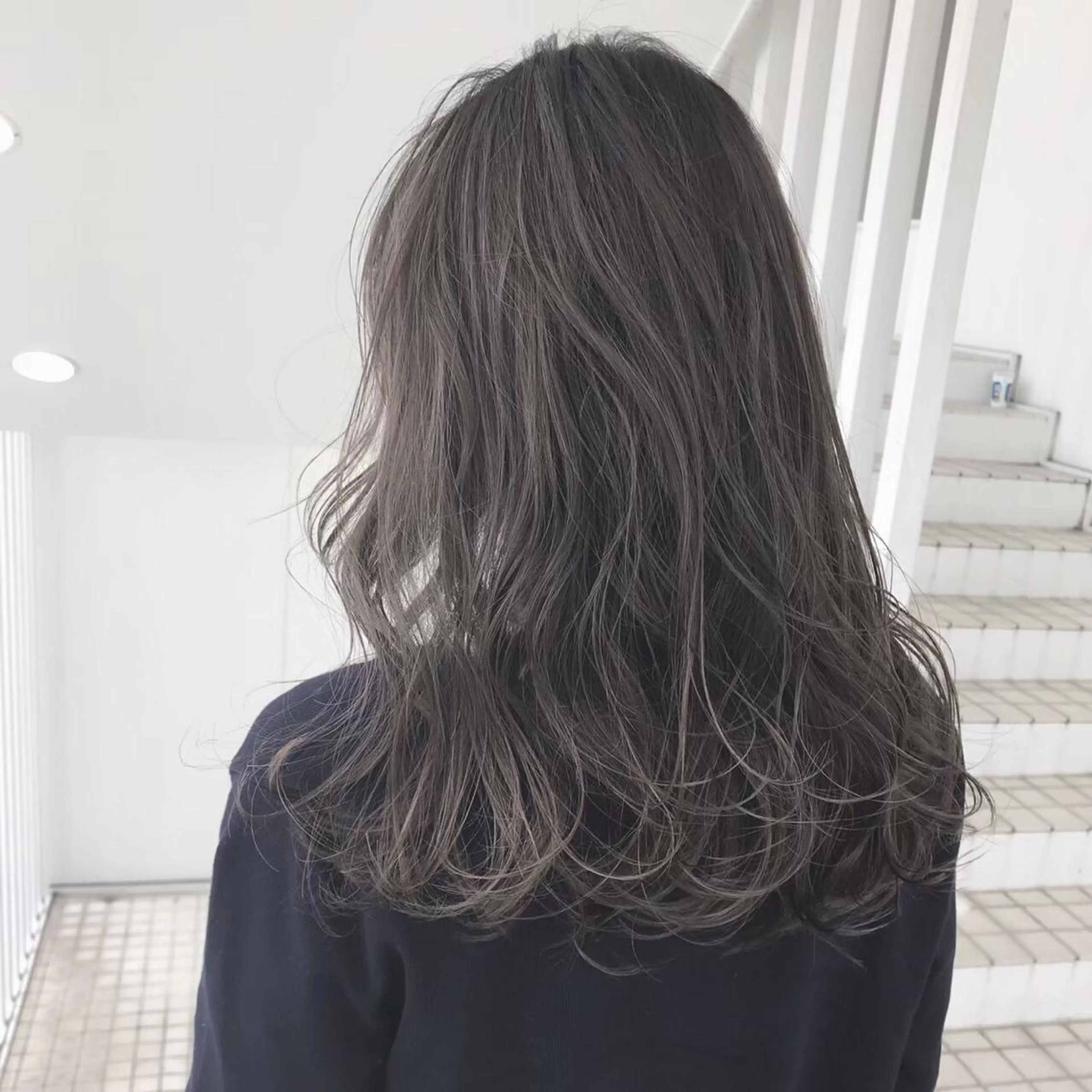 セミロング カラー ヘアアレンジ キッズ アディクシーカラー バレイヤージュ ミストバング ベージュカラー 黒髪 カラー特化サロン Eir心斎橋のヘアスタイル