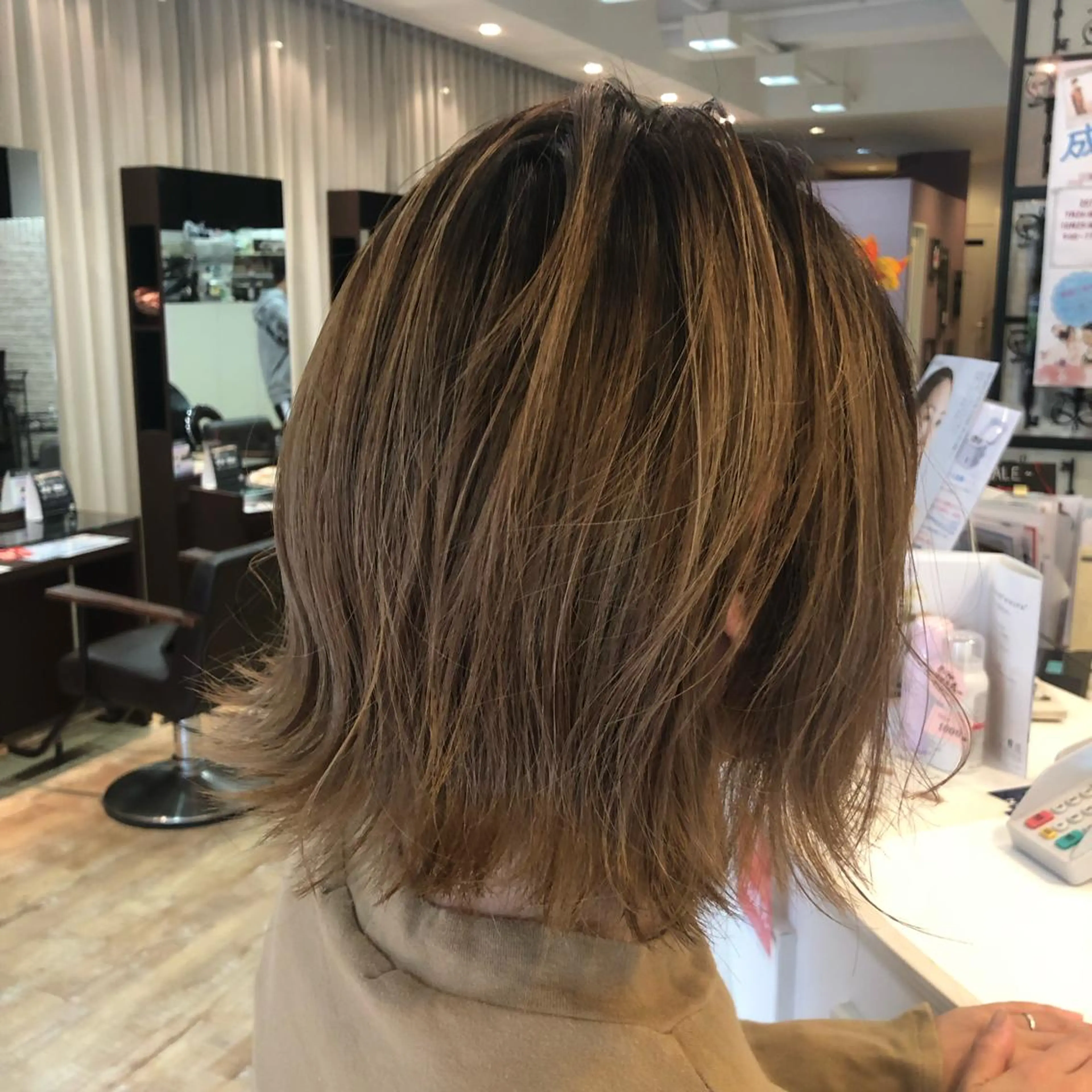 ミディアム 【寺田町】ソリハシ アキラのヘアスタイル