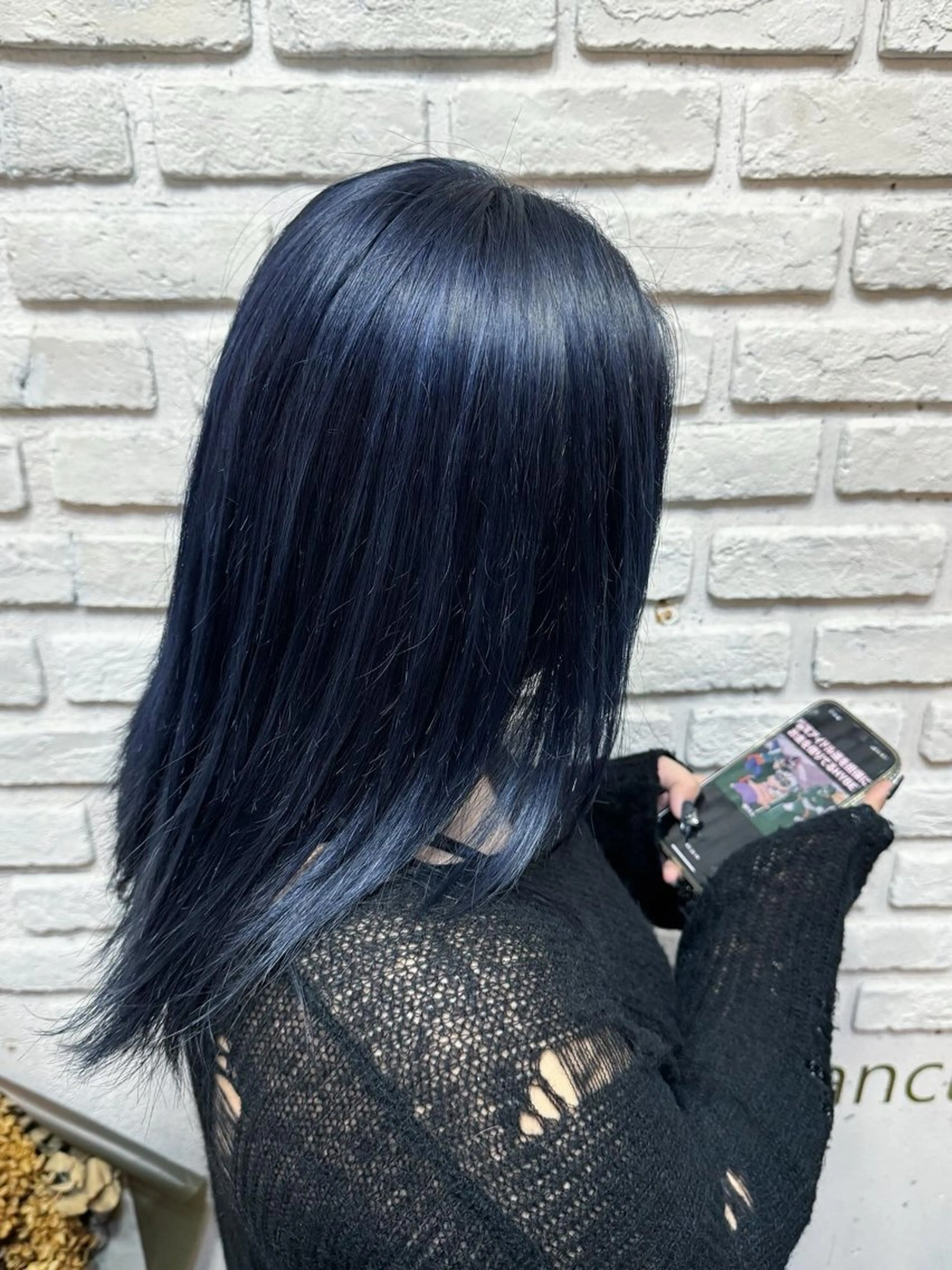 ミディアム しおん @_qliwjsl_のヘアスタイル