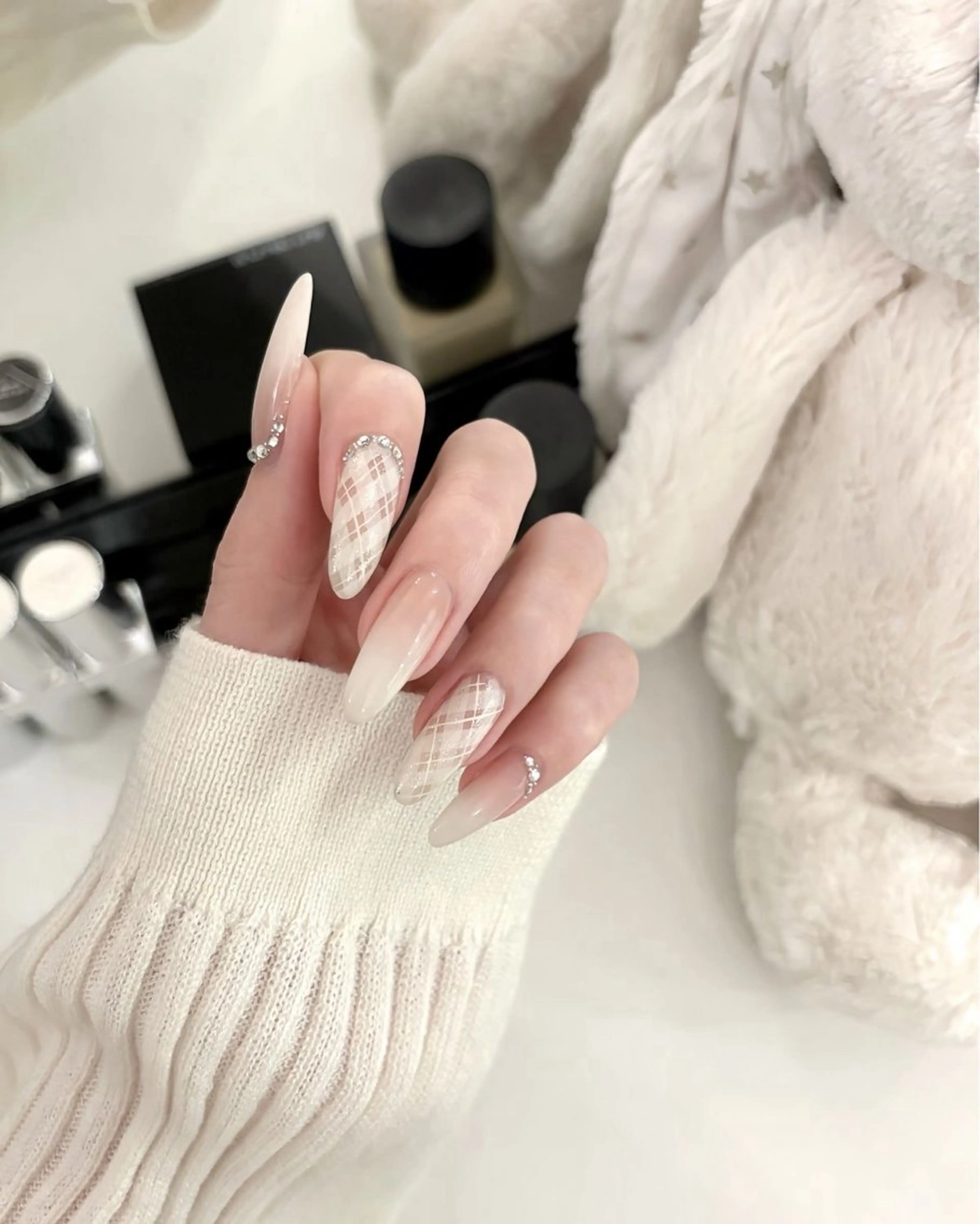 カラー グラデーションカラー ピンクカラー ハンドネイル AIN Nailのネイルデザイン