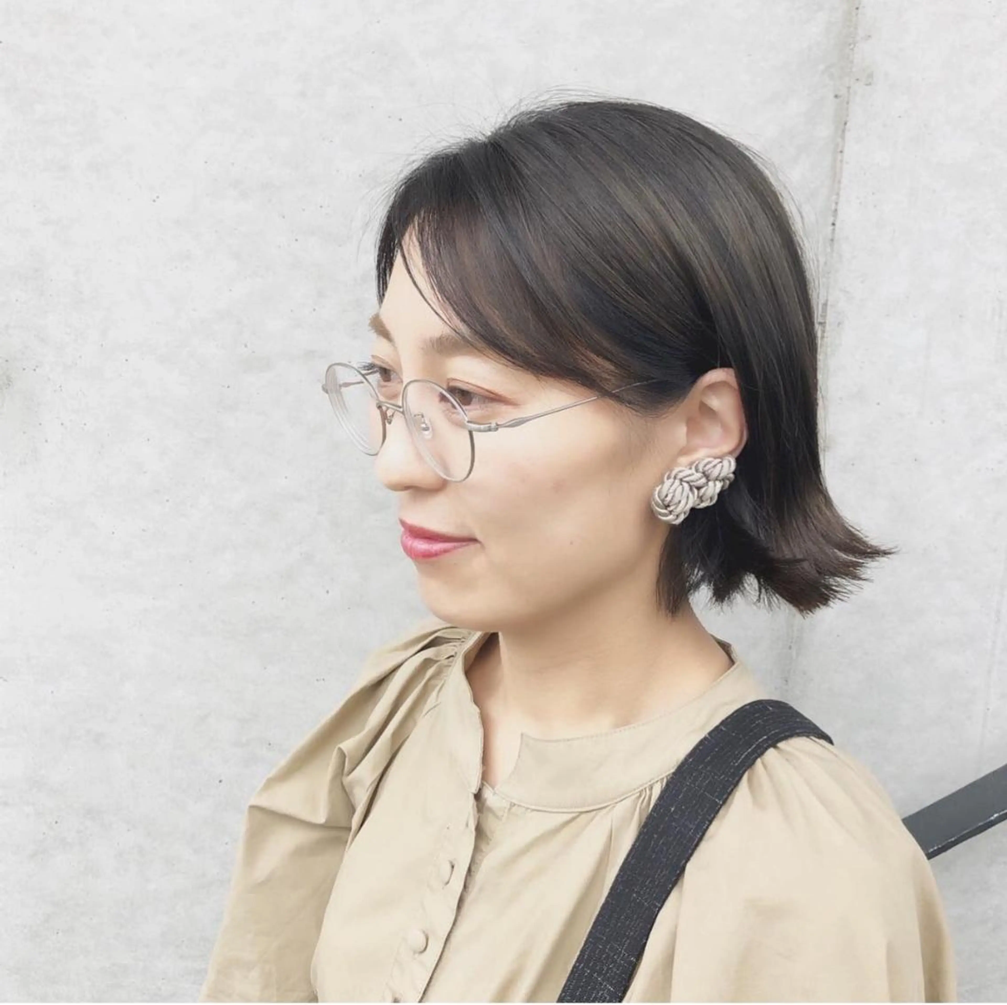 カラー 切りっぱなしボブ 透明感カラー ボブ ヘアカラー トリートメント 三浦 仁美のヘアスタイル