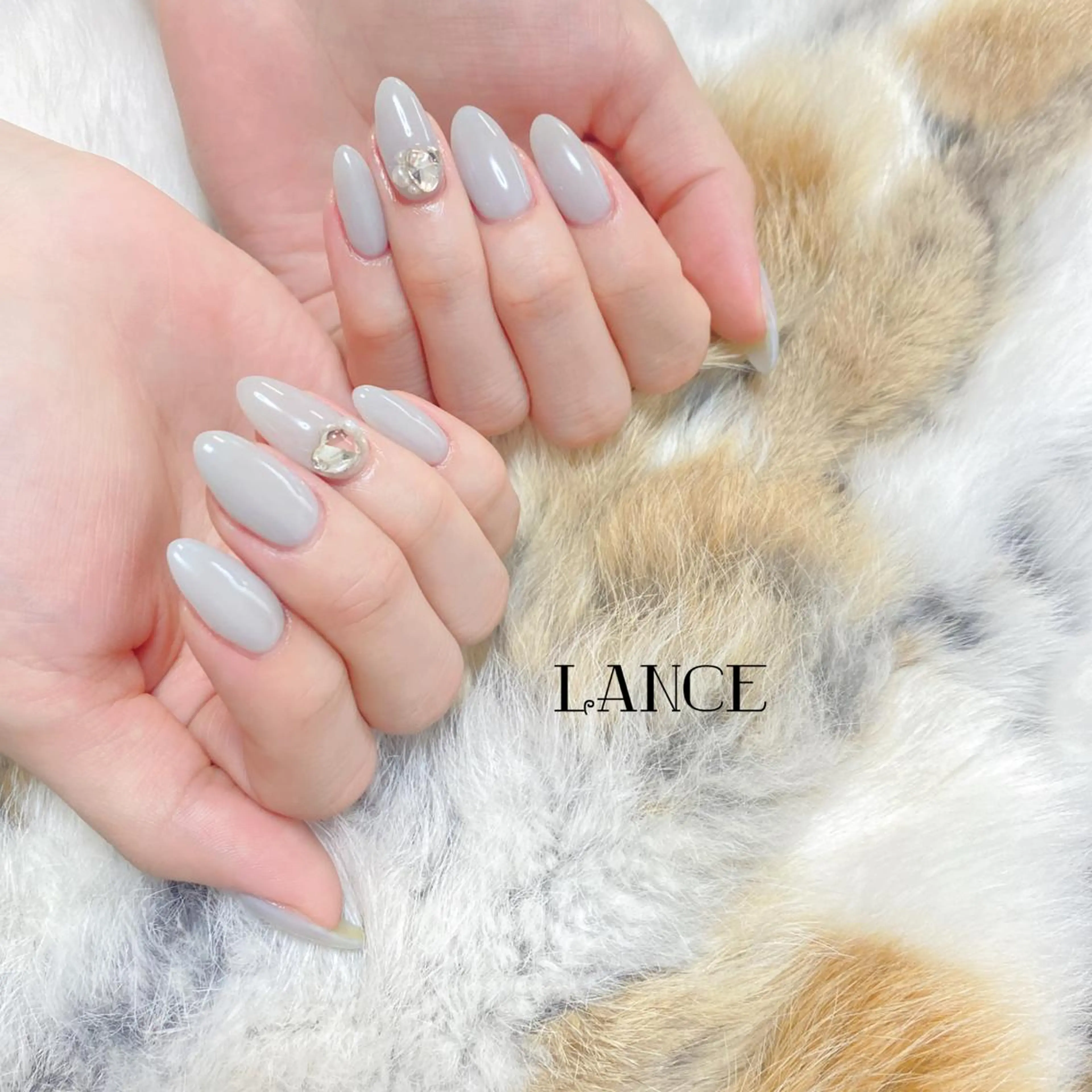ミディアム ネイル オーロラネイル フットネイル フレンチネイル グラデーション キラキラネイル Lance nailのネイルデザイン