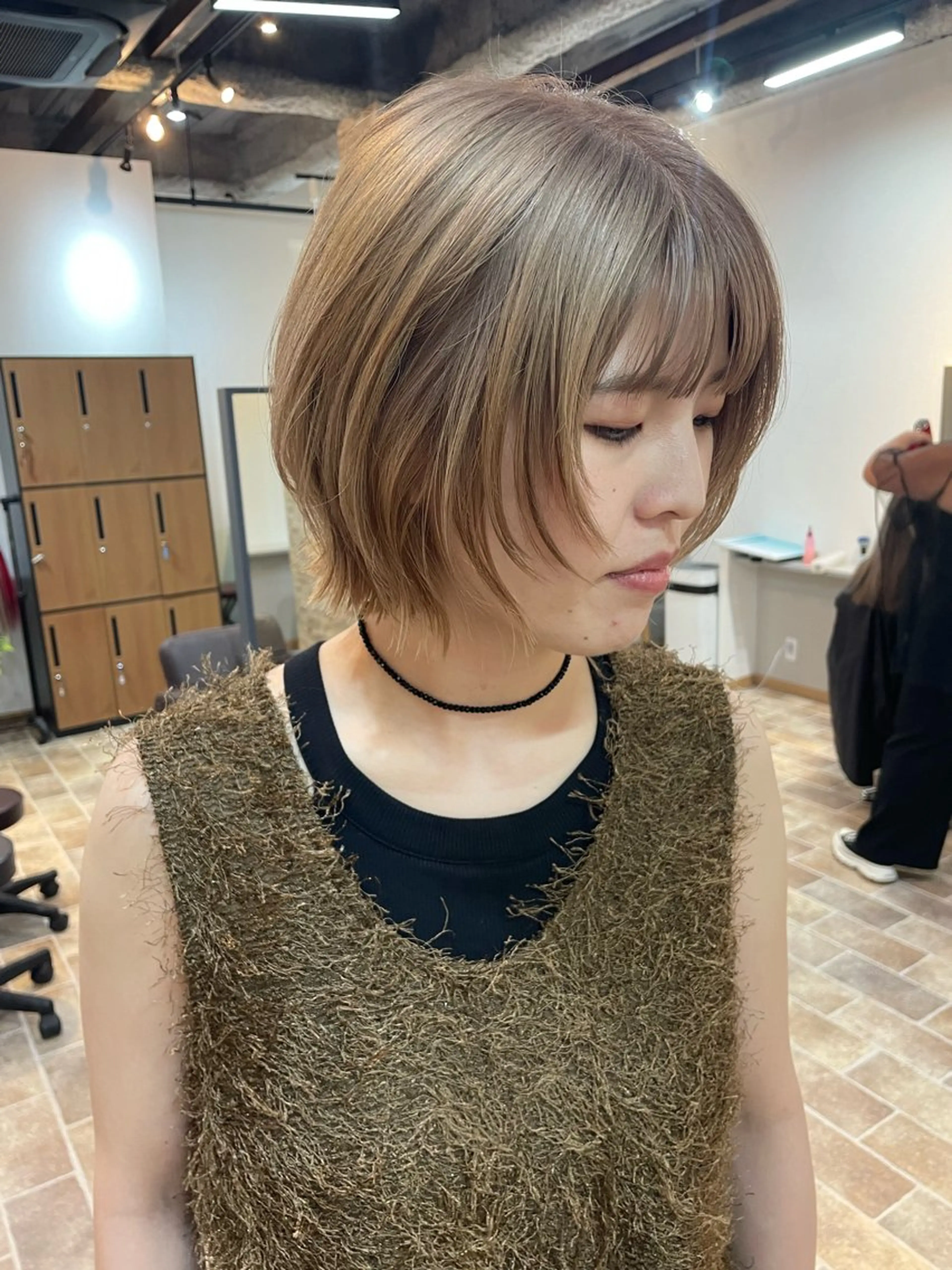 ミディアム カラー グレージュ ミルクティーグレージュ ボブ くびれヘア カット ヘアカラー YUI/ ブリーチカラー🌷のヘアスタイル