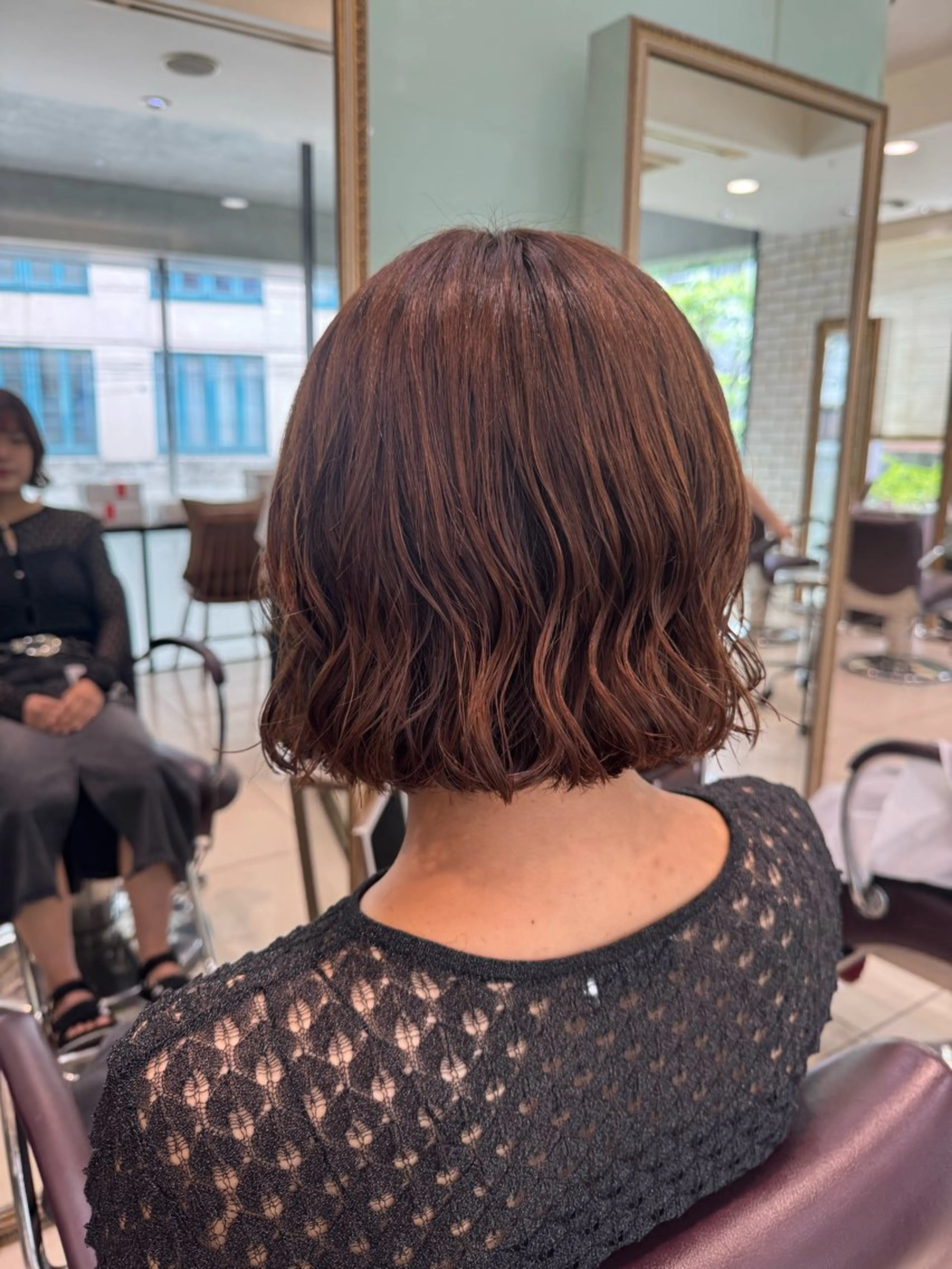 ショート カット パーマ トリートメント 大人可愛い♡コテ巻き パーマ🌼杉田 萌恵のヘアスタイル