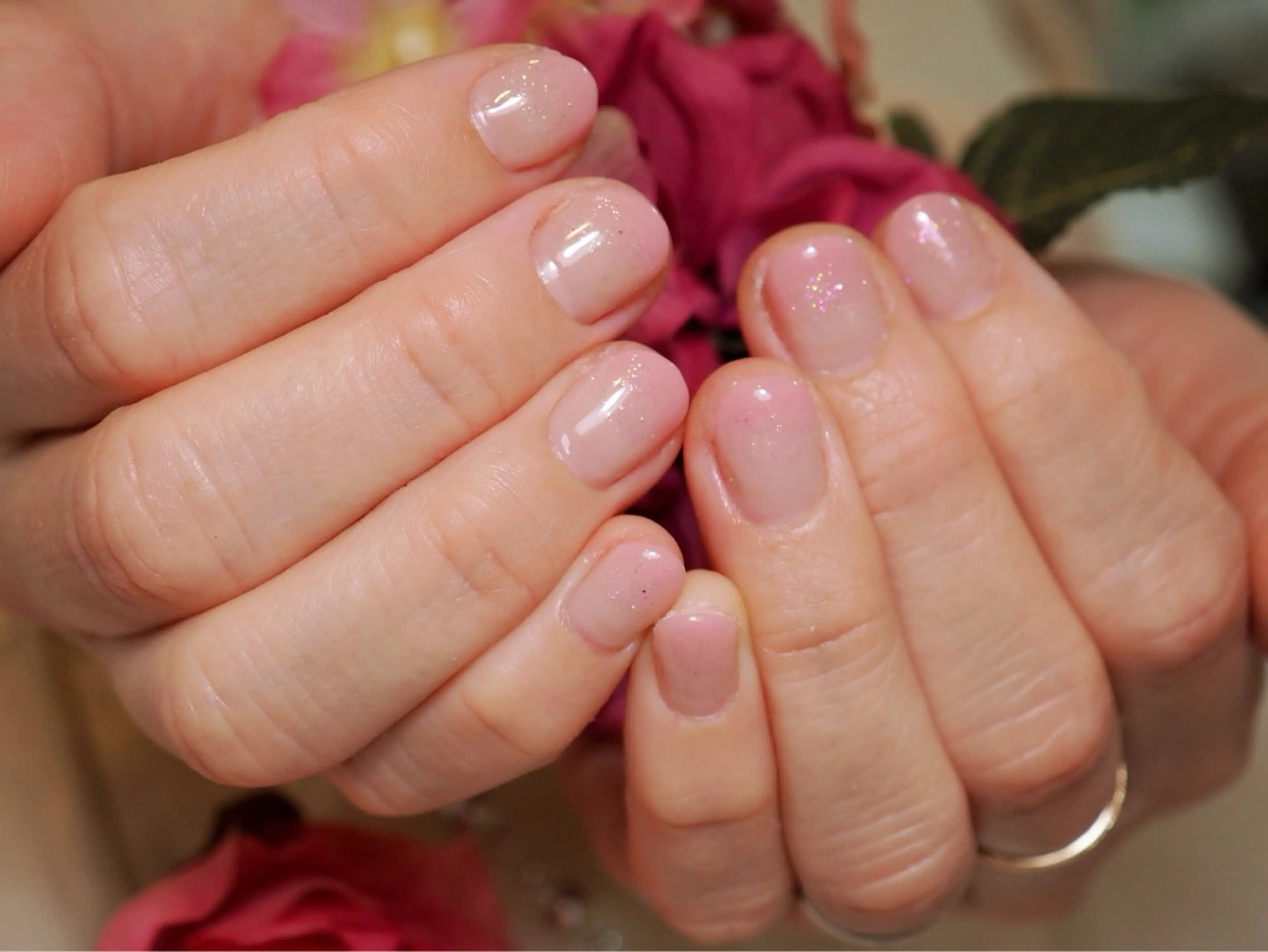 ネイル グラデーション キラキラネイル ラメ(グリッター) ピンク Mako 💅🏻♡のネイルデザイン