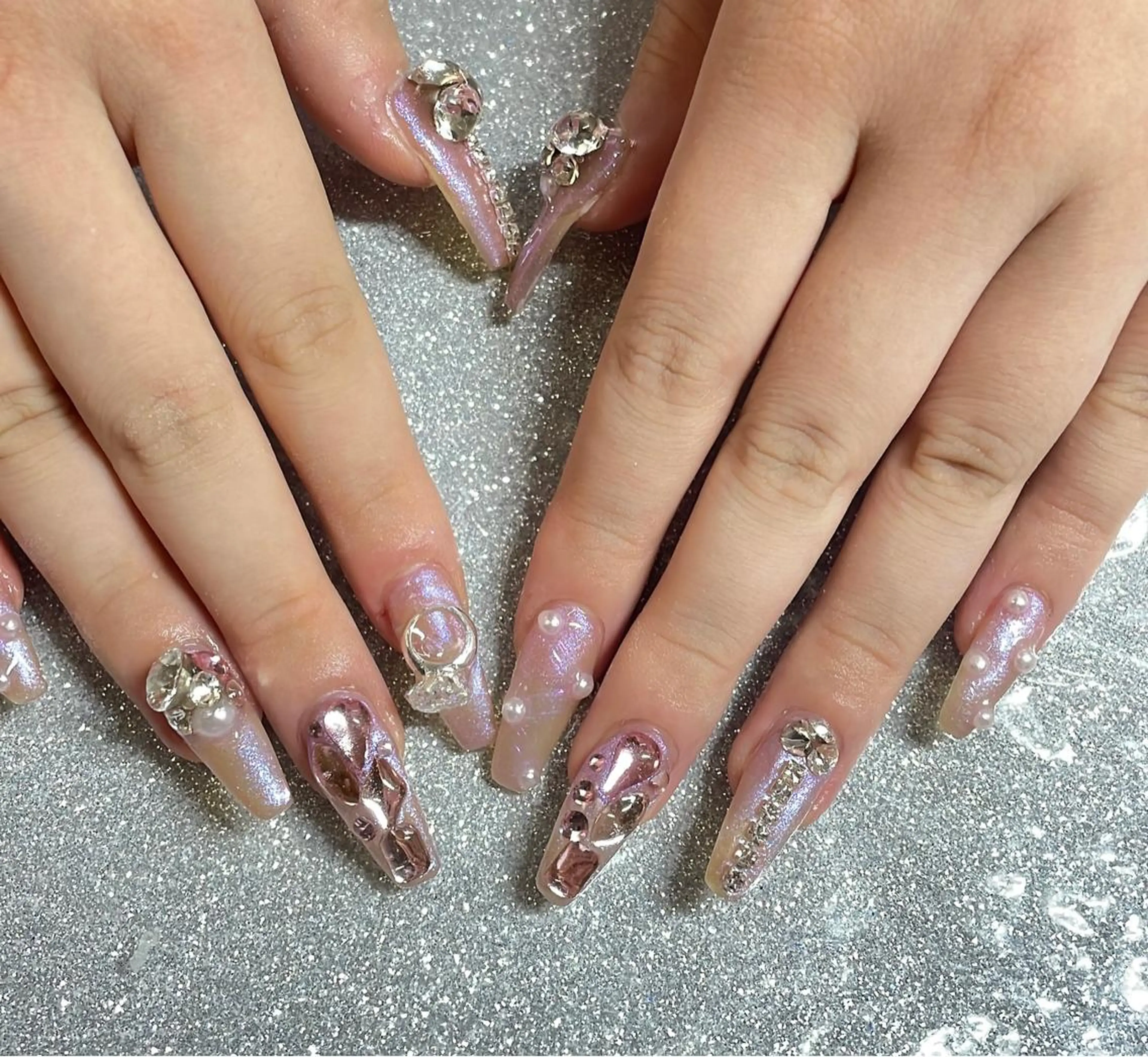 ネイル ハンドネイル VIERU 🌈🎀💖のネイルデザイン