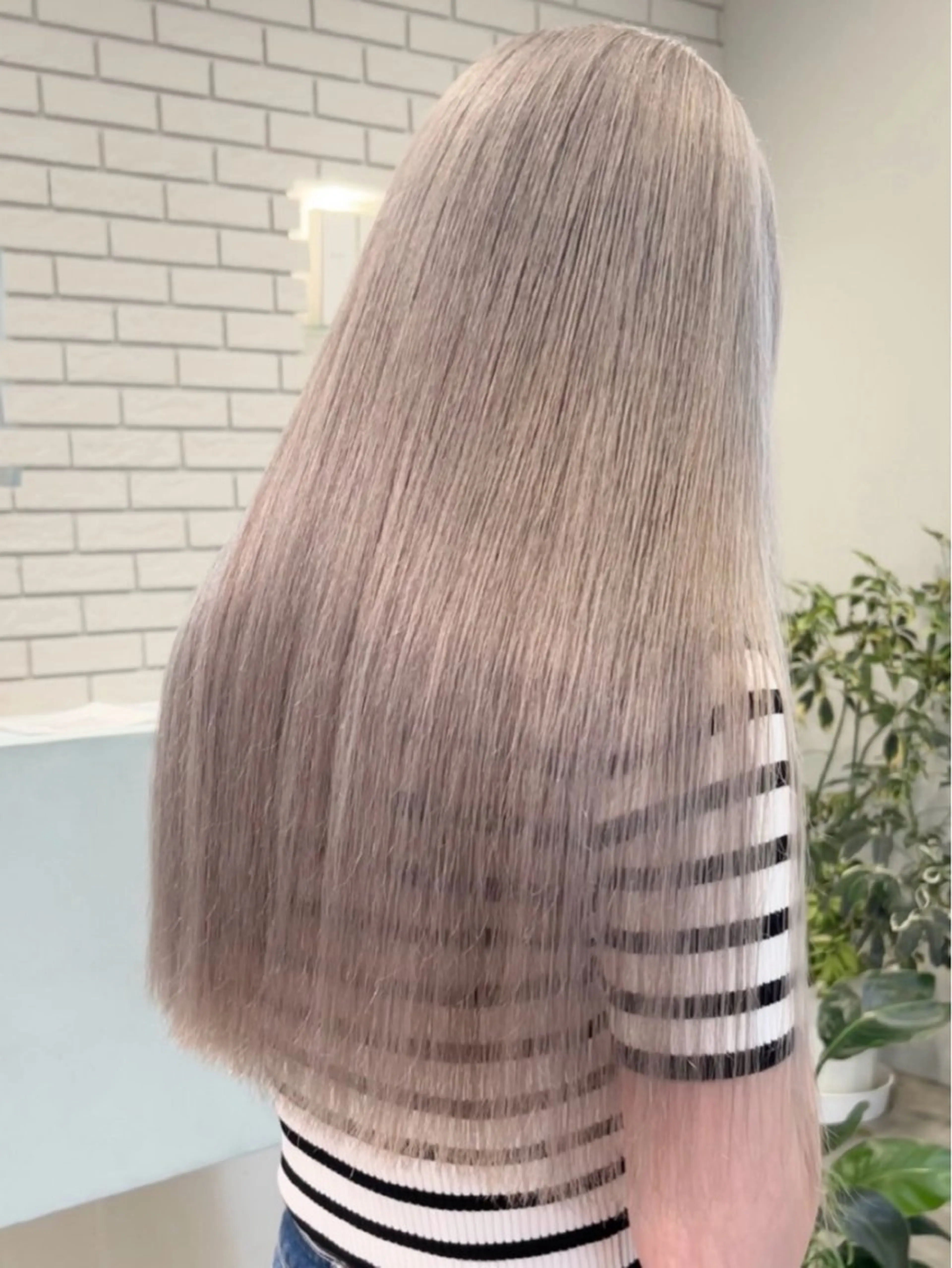 ロング カラー ヘアカラー みなみ/ブリーチ/ ダイアモンドリリーのヘアスタイル