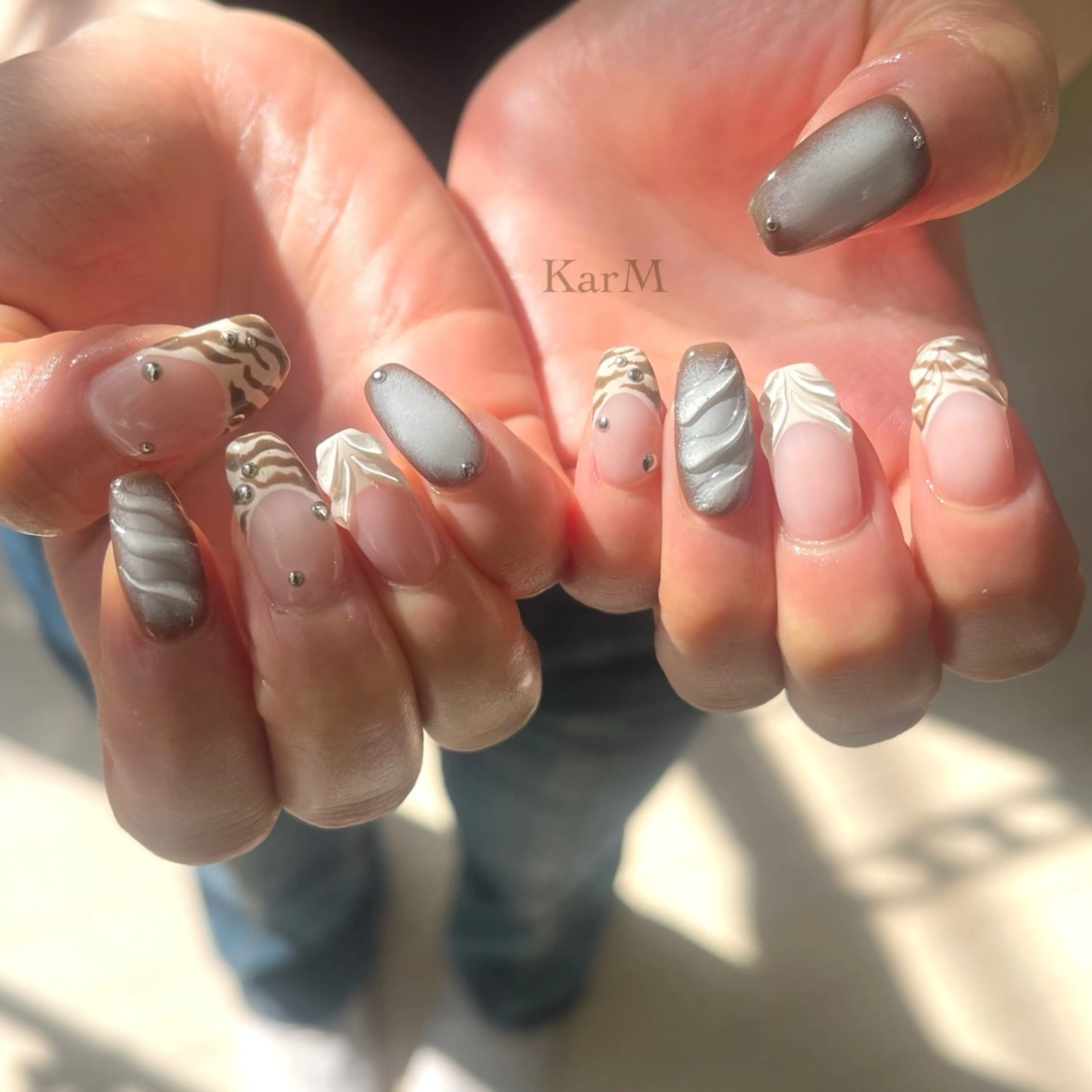 ネイル アニマル柄 オーロラネイル チークネイル フラッシュネイル フレンチネイル ハンドネイル ogino karinのネイルデザイン