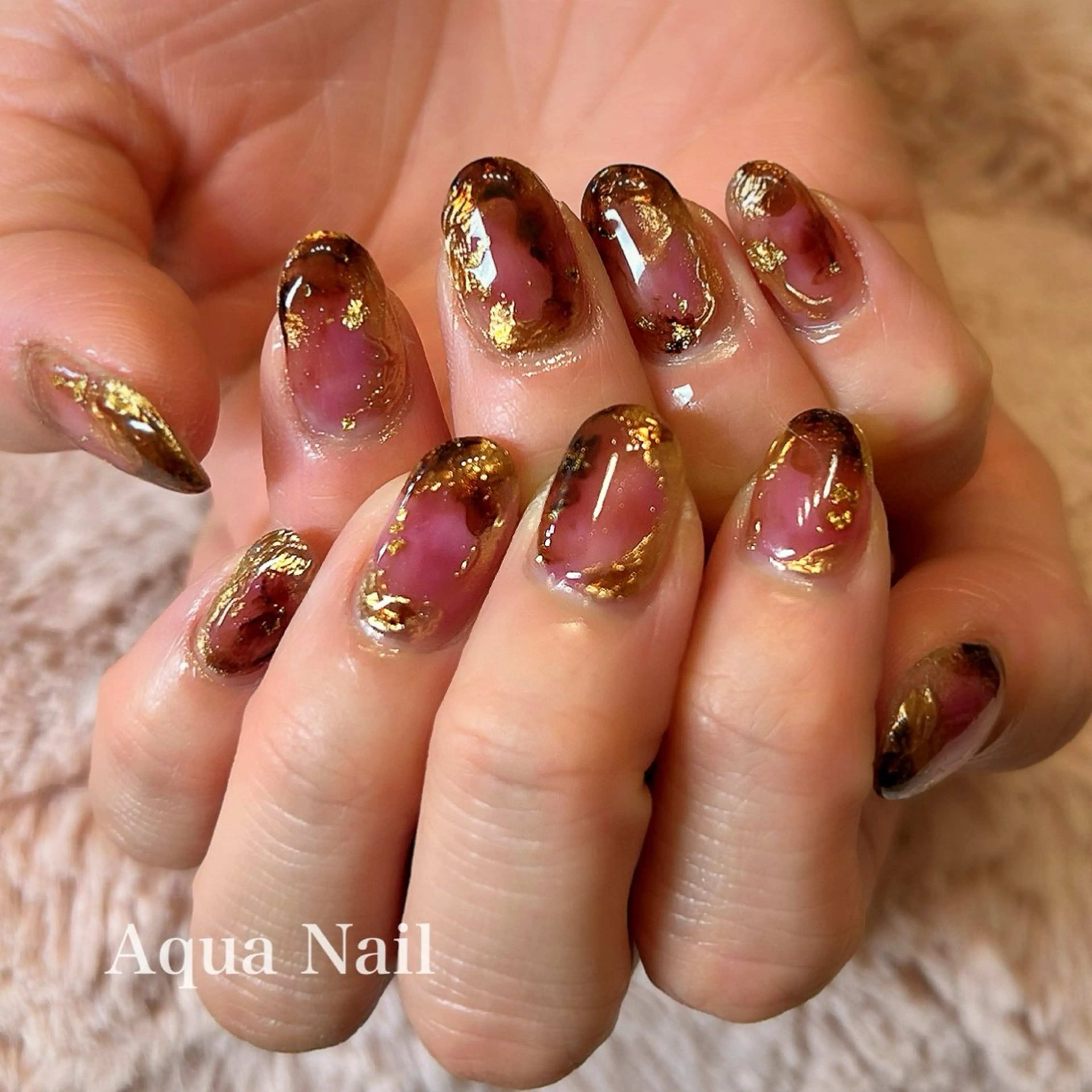 ネイル ボルドー ブラウン ゴールド ニュアンスネイル パープル ハンドネイル フットネイル AQUA NAILのネイルデザイン