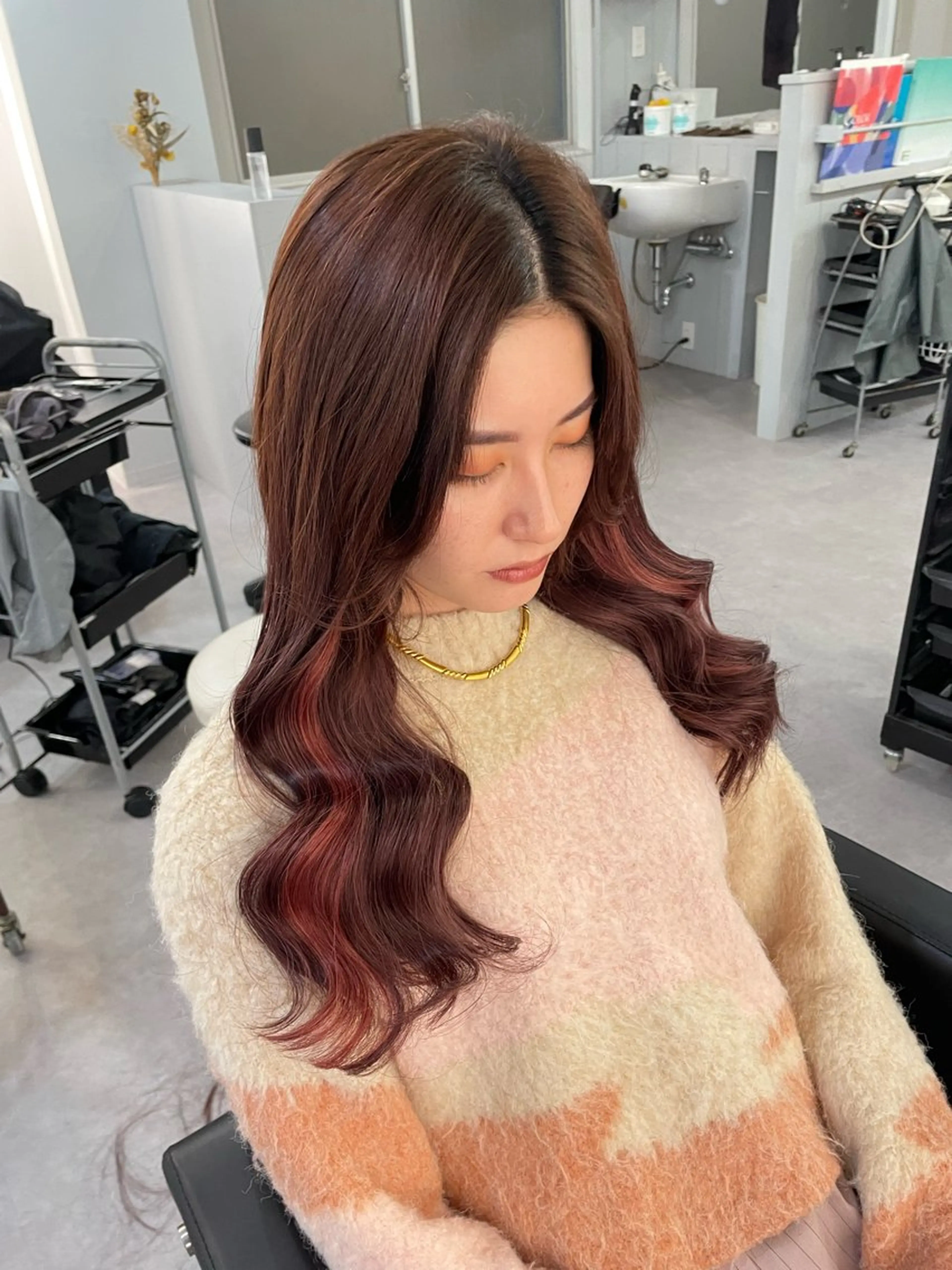 ミディアム Cielro/ダブル カラー/西田咲希のヘアスタイル