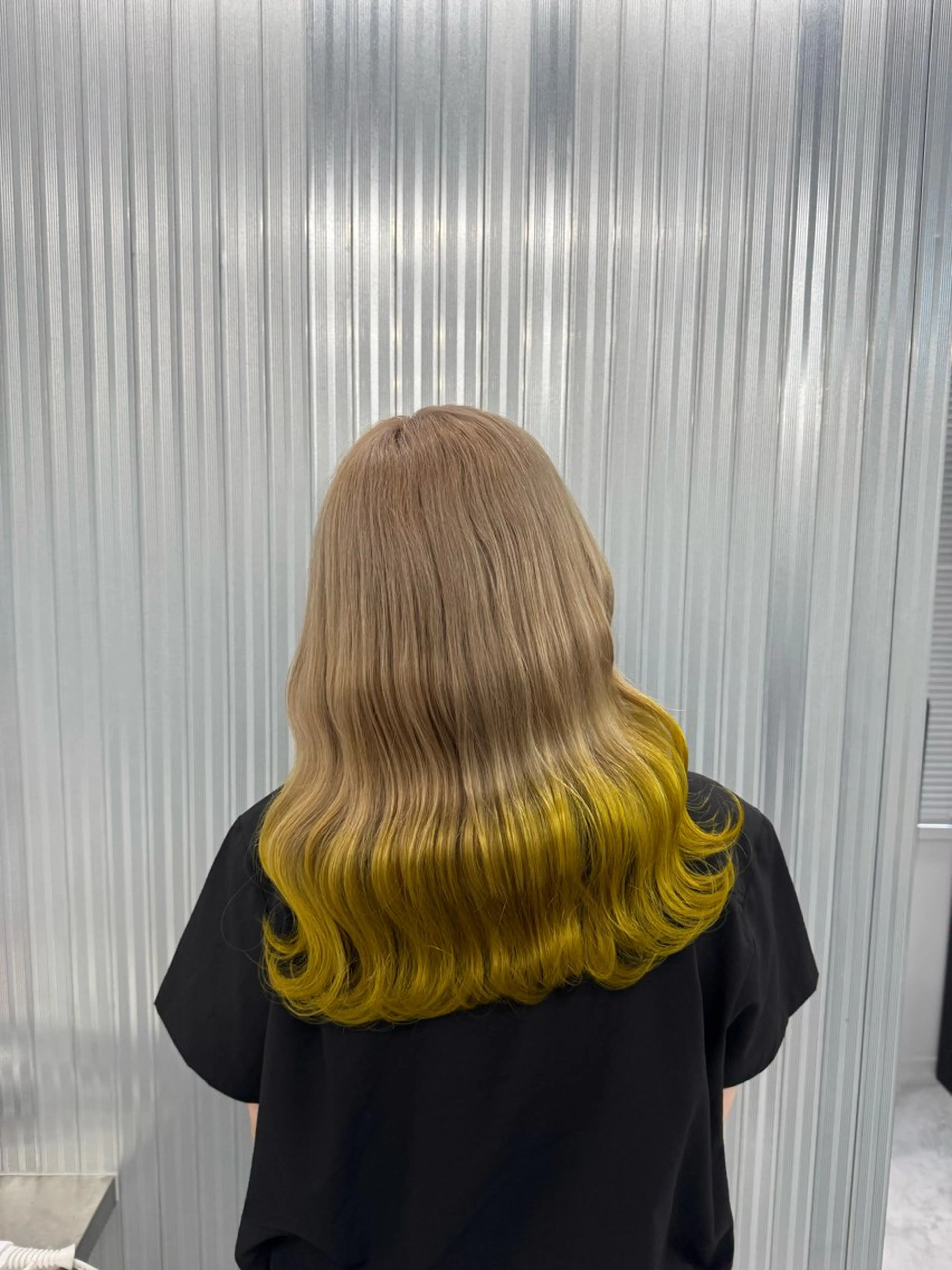 セミロング カラー デザインカラー ヘアカラー トリートメント 透明感/ 艶ハイトーン/梨桜のヘアスタイル