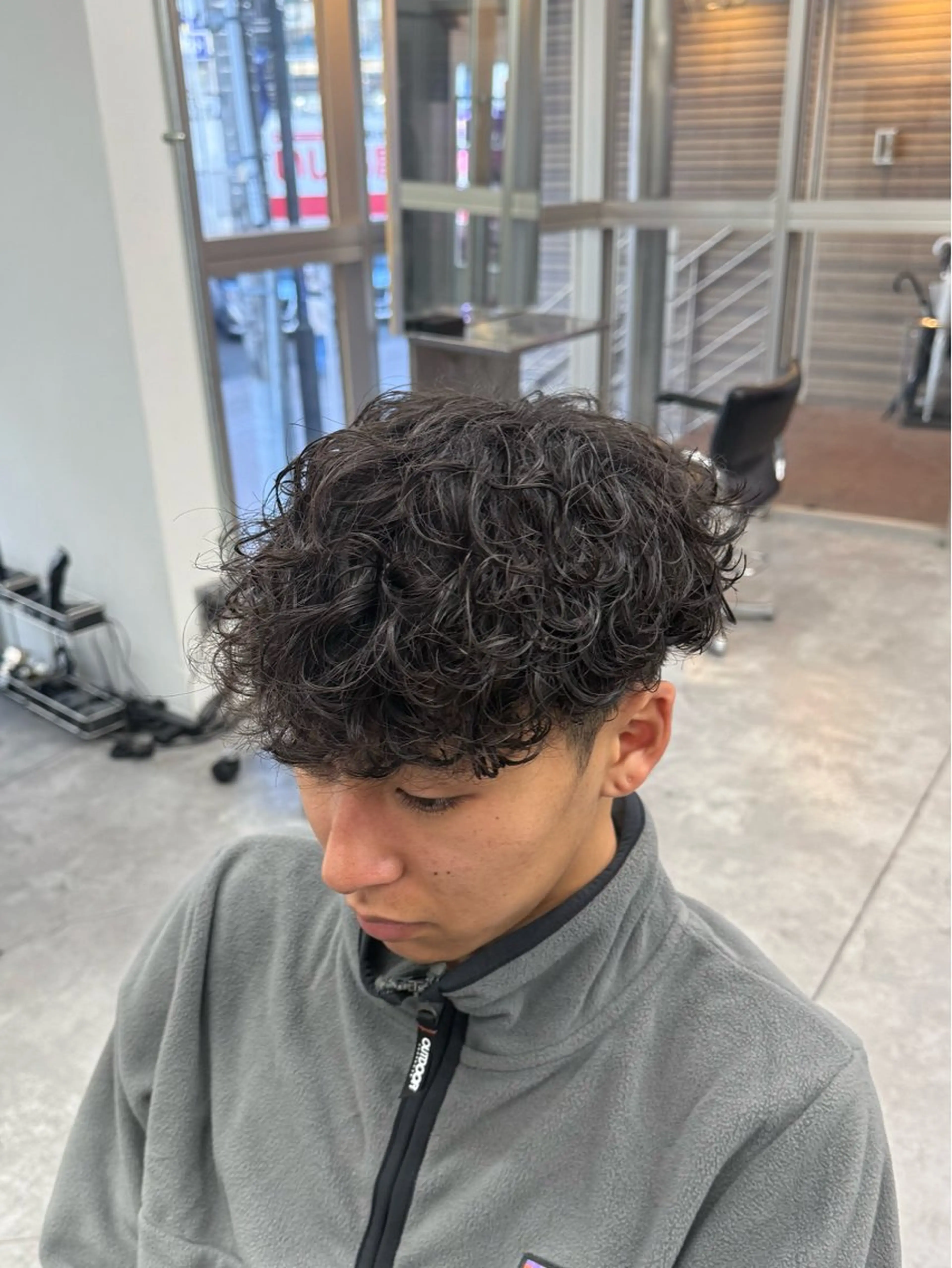 パーマ メンズ マッシュ メンズパーマ プードルパーマ シースルーマッシュ ツイストスパイラルパーマ カット パーマ メンズ特化🔥 渡邉愛斗のヘアスタイル