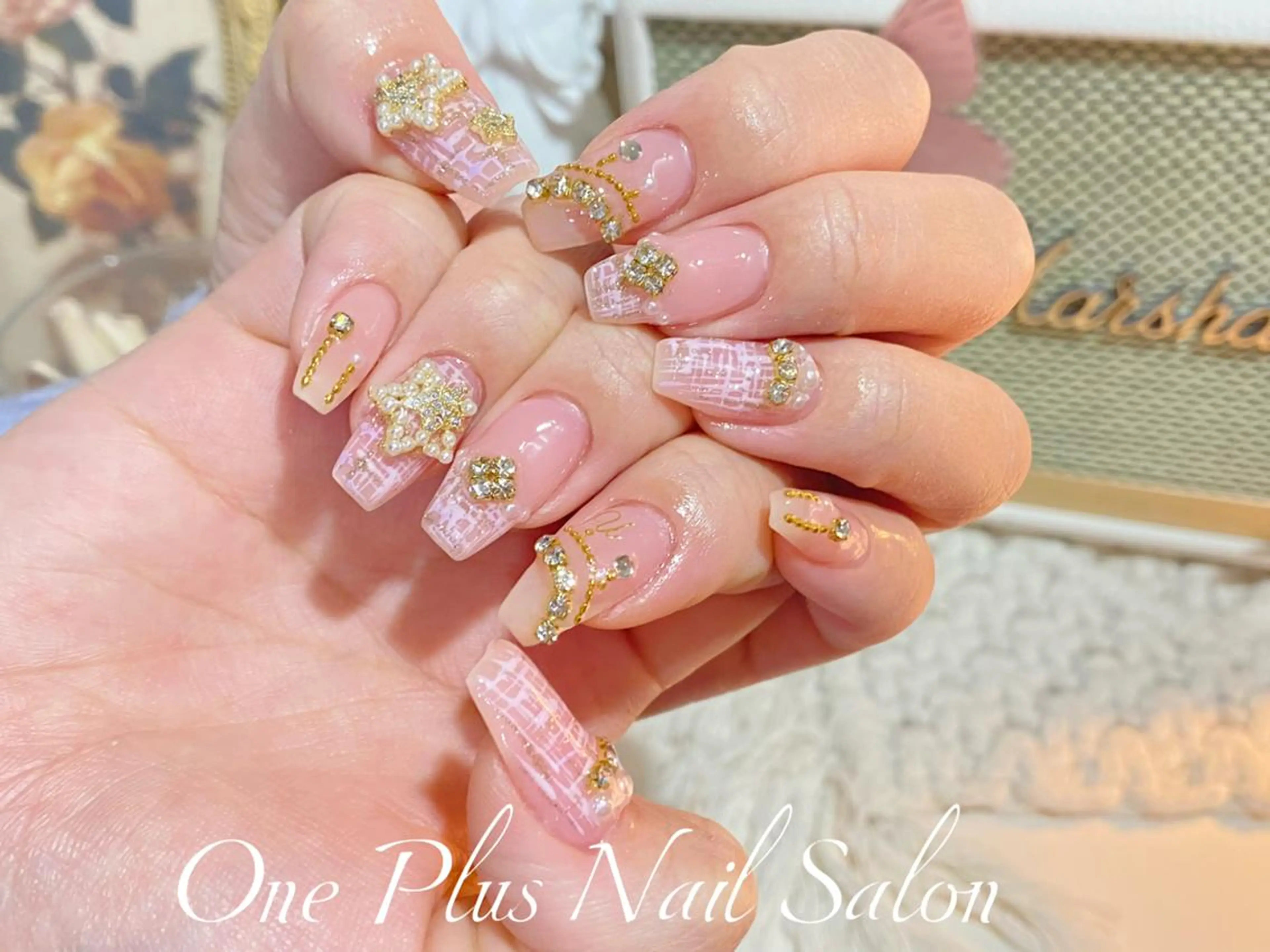 ネイル ジェルネイル 持ち込み ニュアンスネイル パラジェル ワンホンネイル ハンドネイル ハンドケア One Plus Nail Salonのネイルデザイン