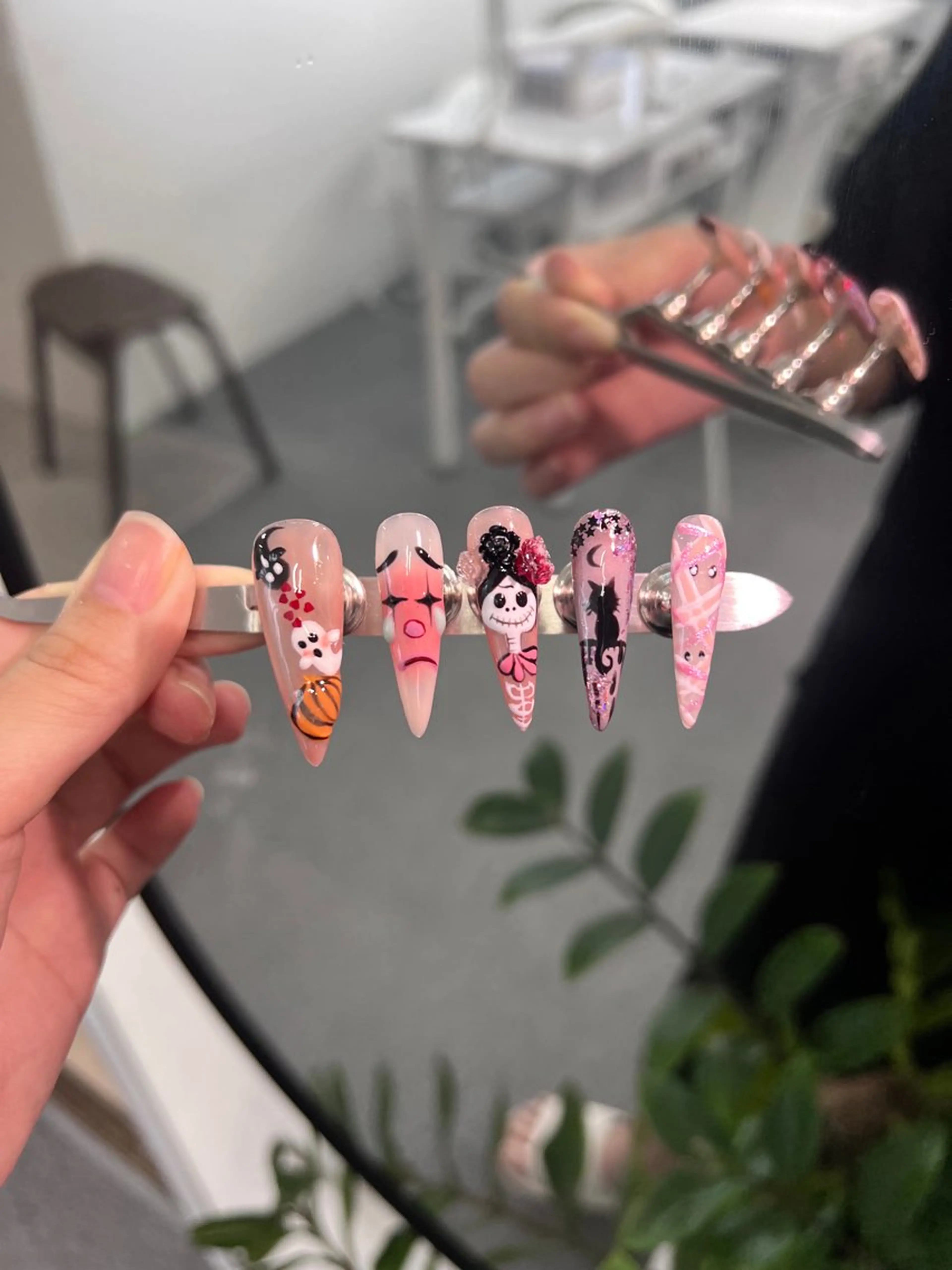 ネイル チークネイル フットネイル グラデーション 韓国ネイル ワンカラーネイル ハンドネイル SHE. Nail Otsukaのネイルデザイン