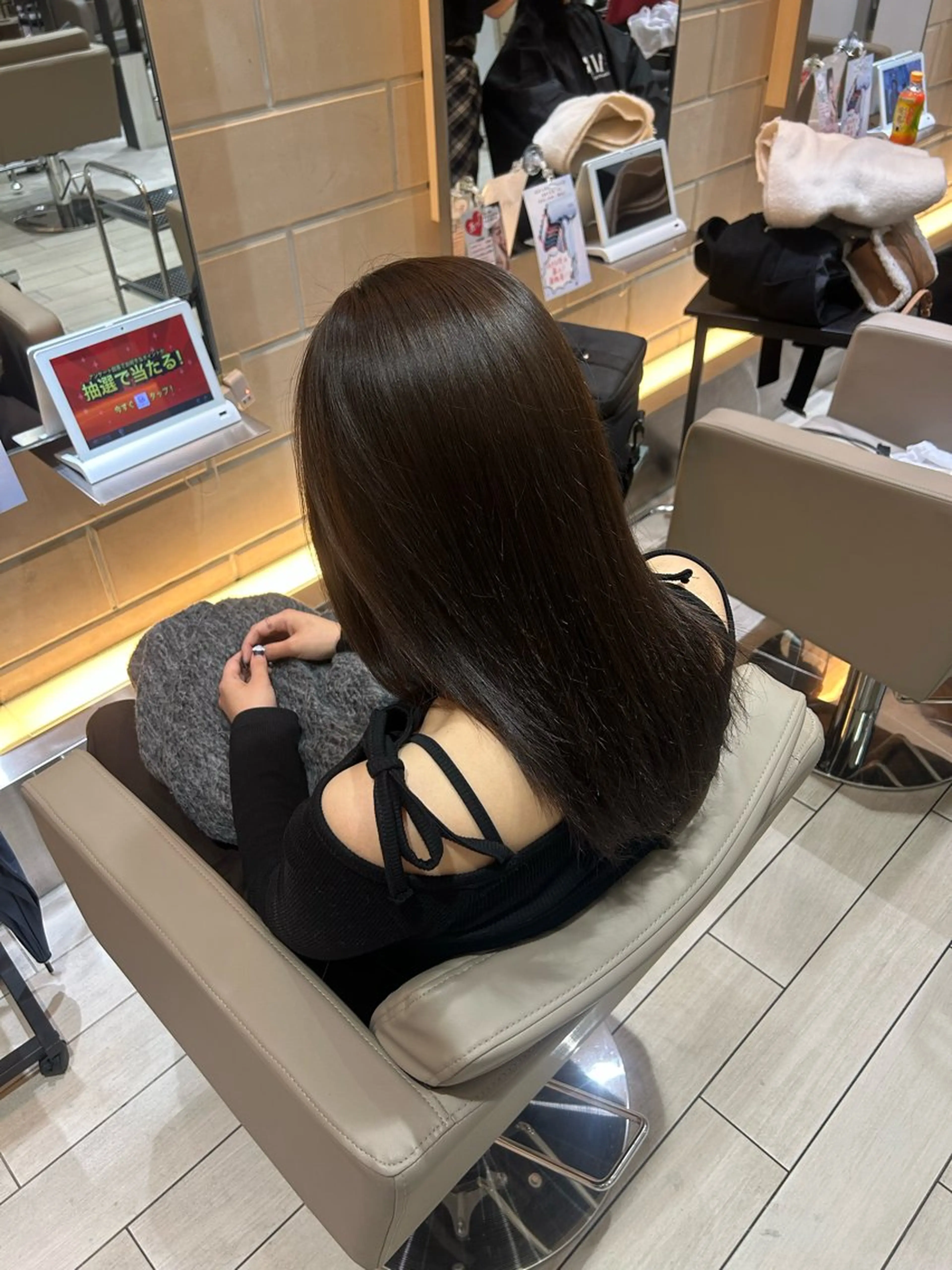 カラー 杉原 ひよりのヘアスタイル