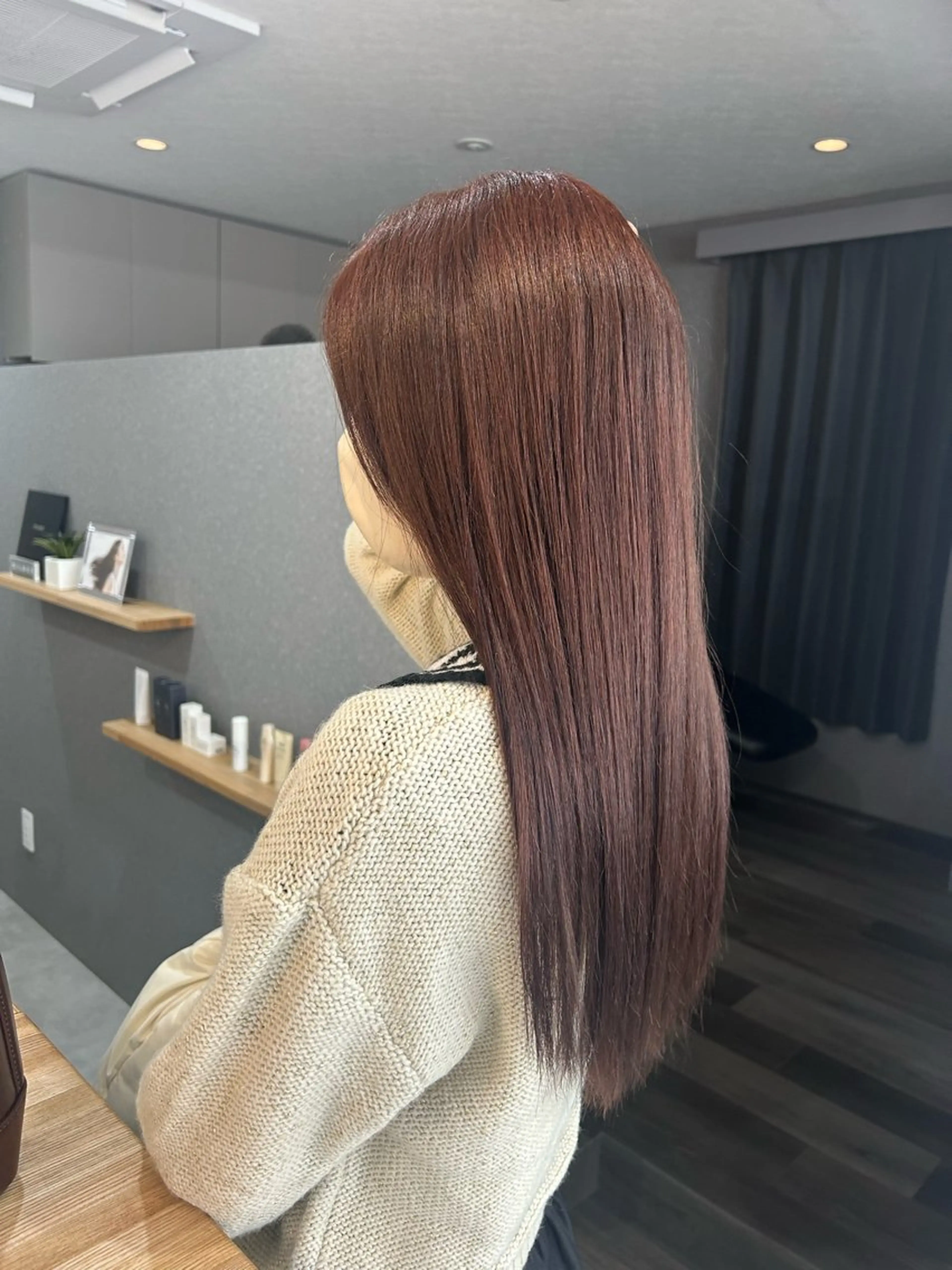 ロング カラー ブリーチ ボルドーカラー ブラウンカラー ブリーチなしカラー カット ヘアカラー トリートメント 後藤紗英/髪質改善 /オリーブベージュのヘアスタイル