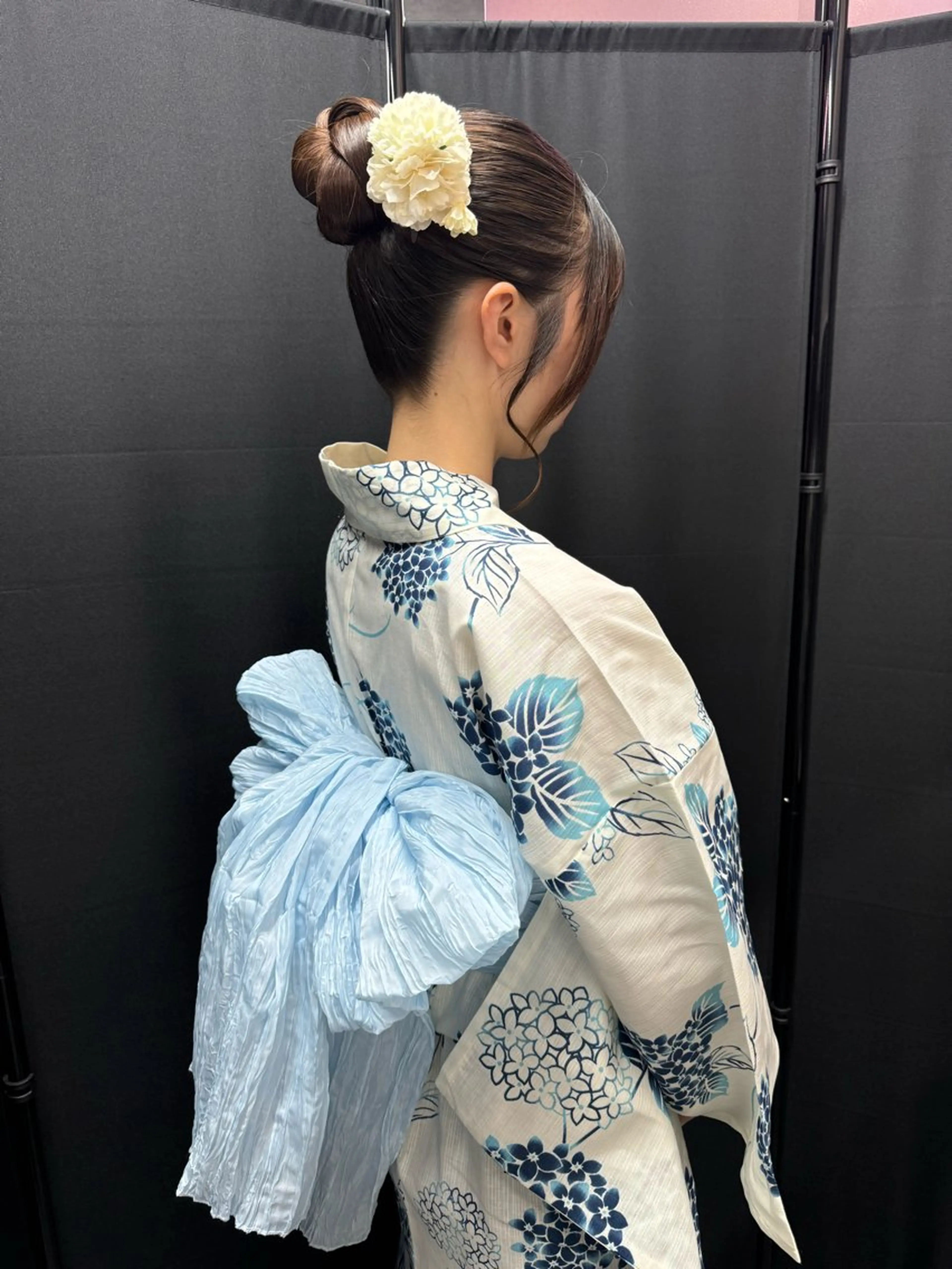 ロング 着付け 艶髪ハイトーン特化 梅田美容室SLYのヘアスタイル