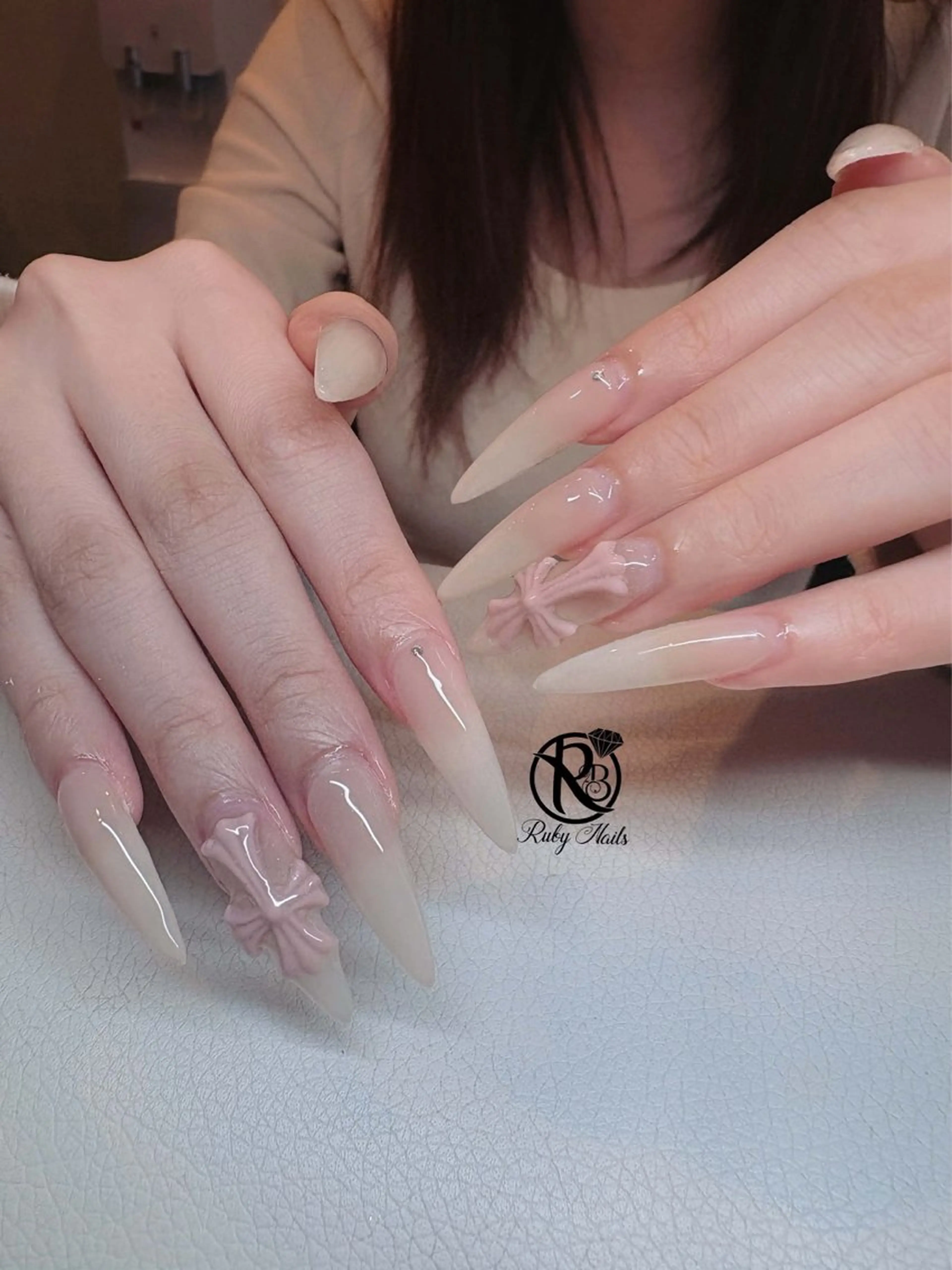 ネイル ボルドー ブラウン チークネイル ドット フットネイル ハンドネイル Ruby Nail 霞ヶ関店のネイルデザイン