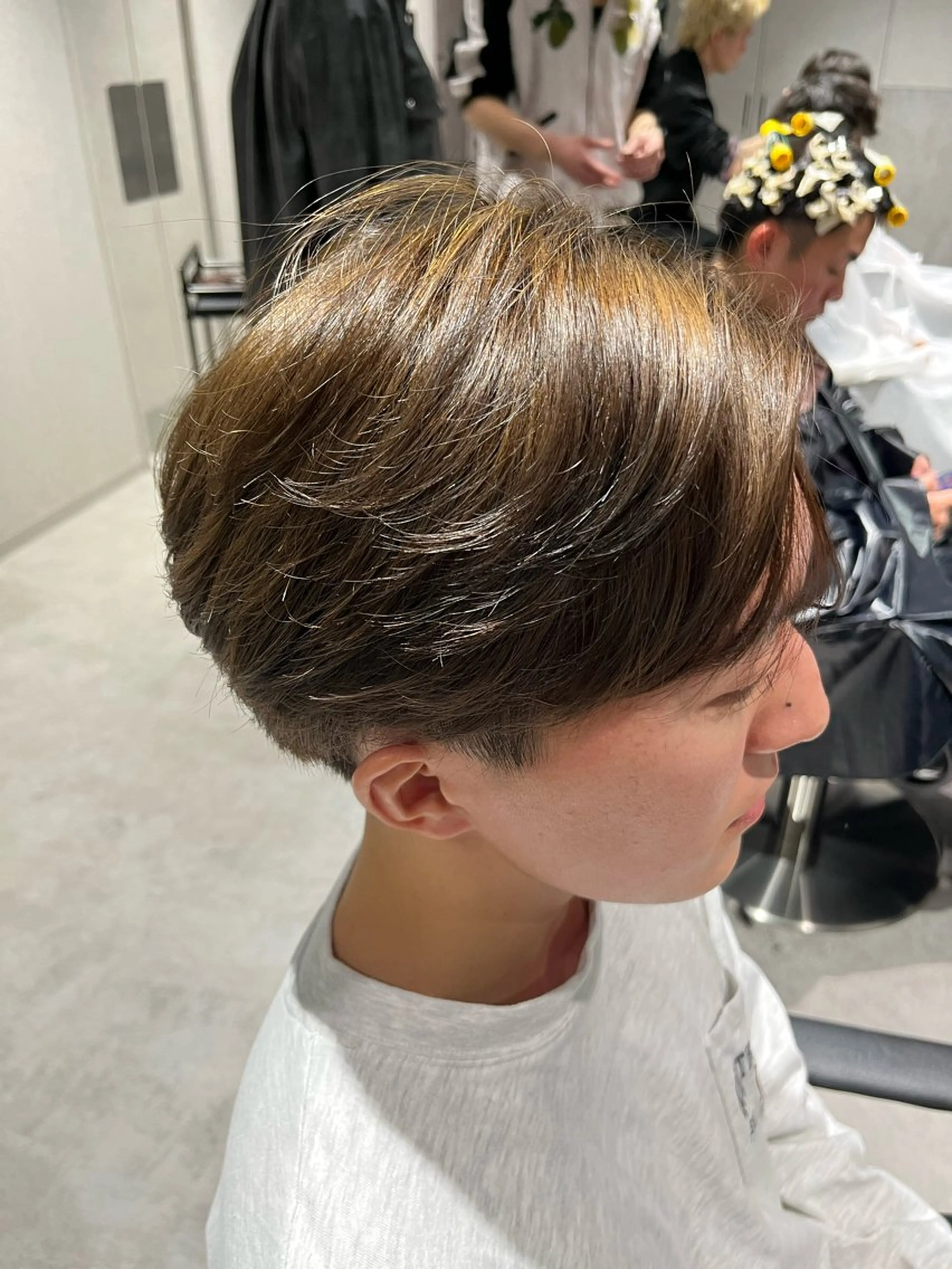 ショート カラー メンズ センターパート マッシュ ベージュカラー カット ヘアカラー トリートメント 【メンズ縮毛矯正/ Ryoka】のヘアスタイル