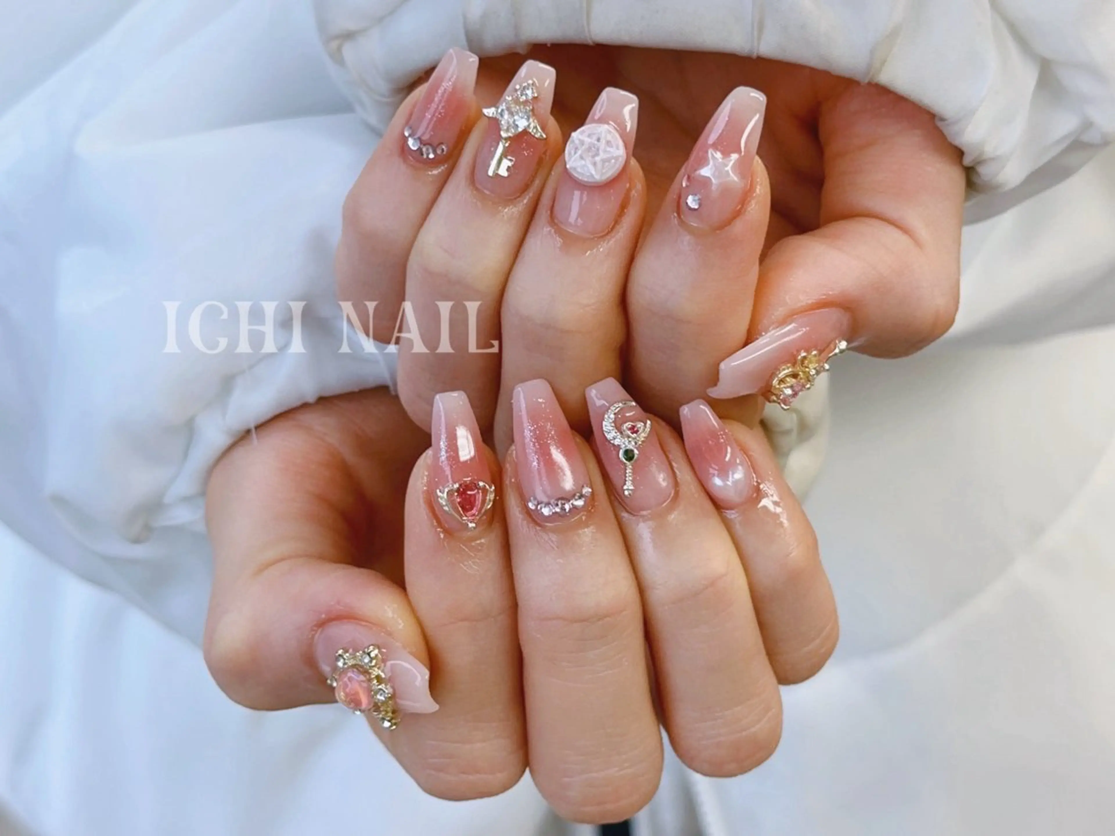 ネイル ハンドネイル 🧚🏻‍♀️ NOHA🎀のネイルデザイン