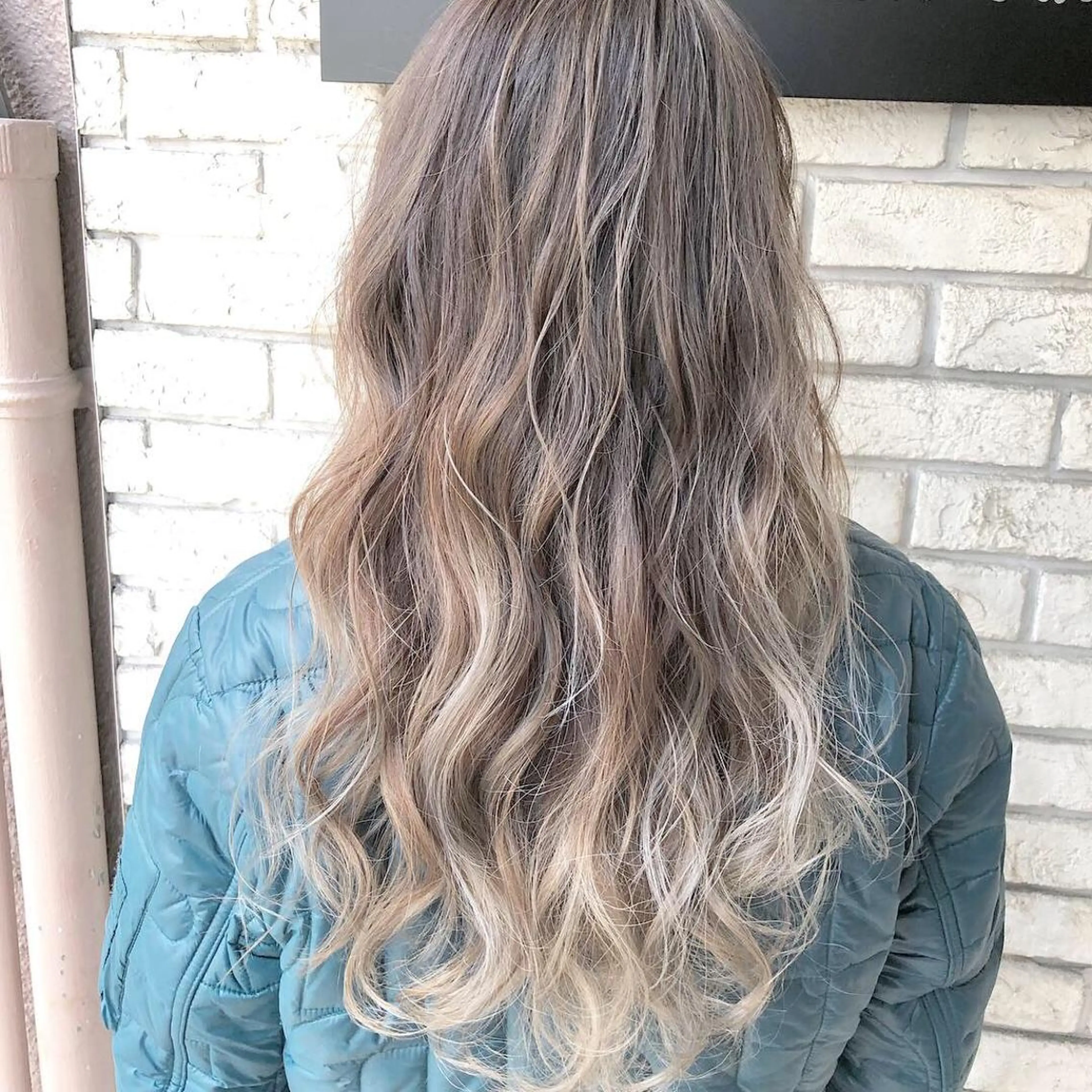 ロング ヤマグチ ヒカルのヘアスタイル