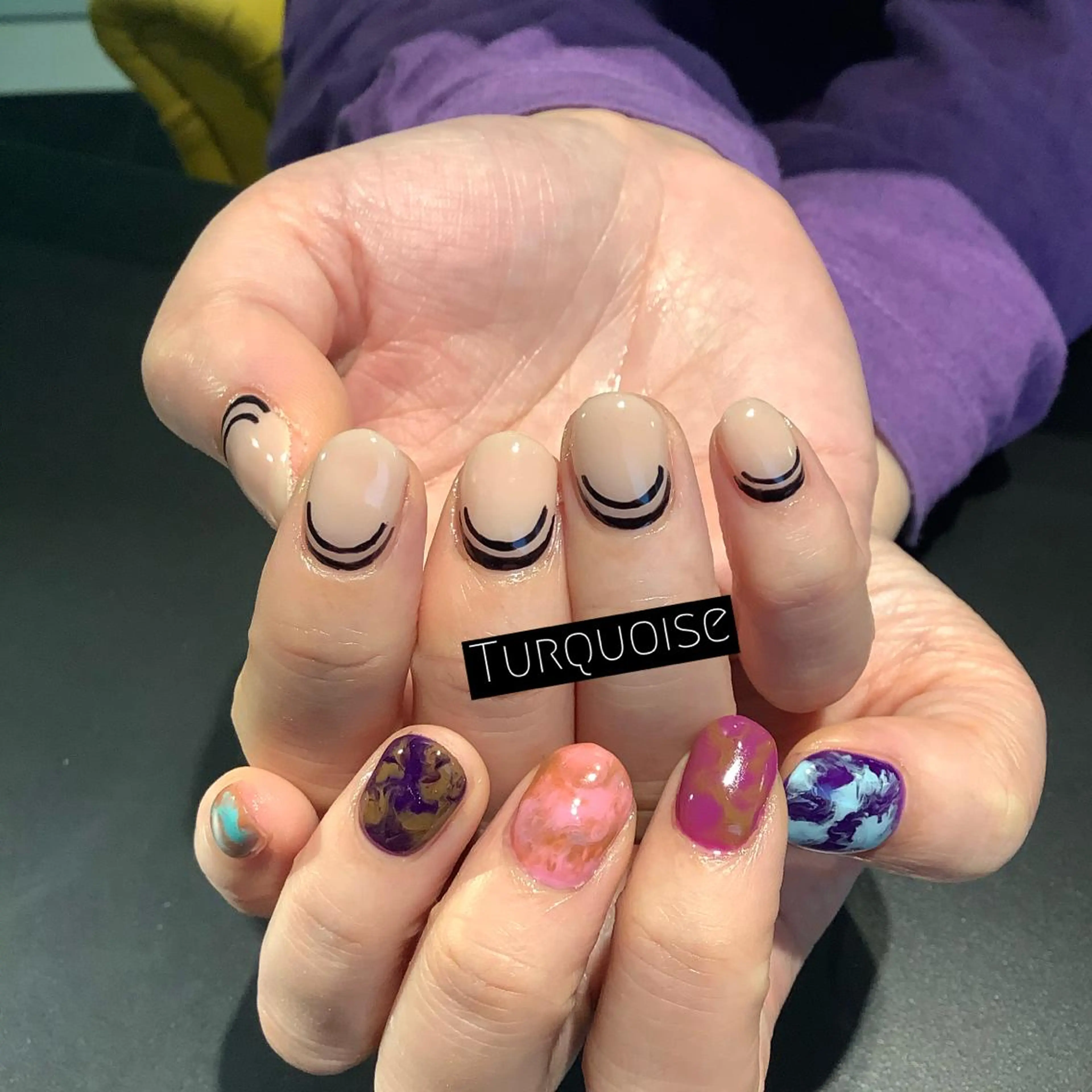 ネイル 個性派ネイルサロン 💅🏼ターコイズのネイルデザイン