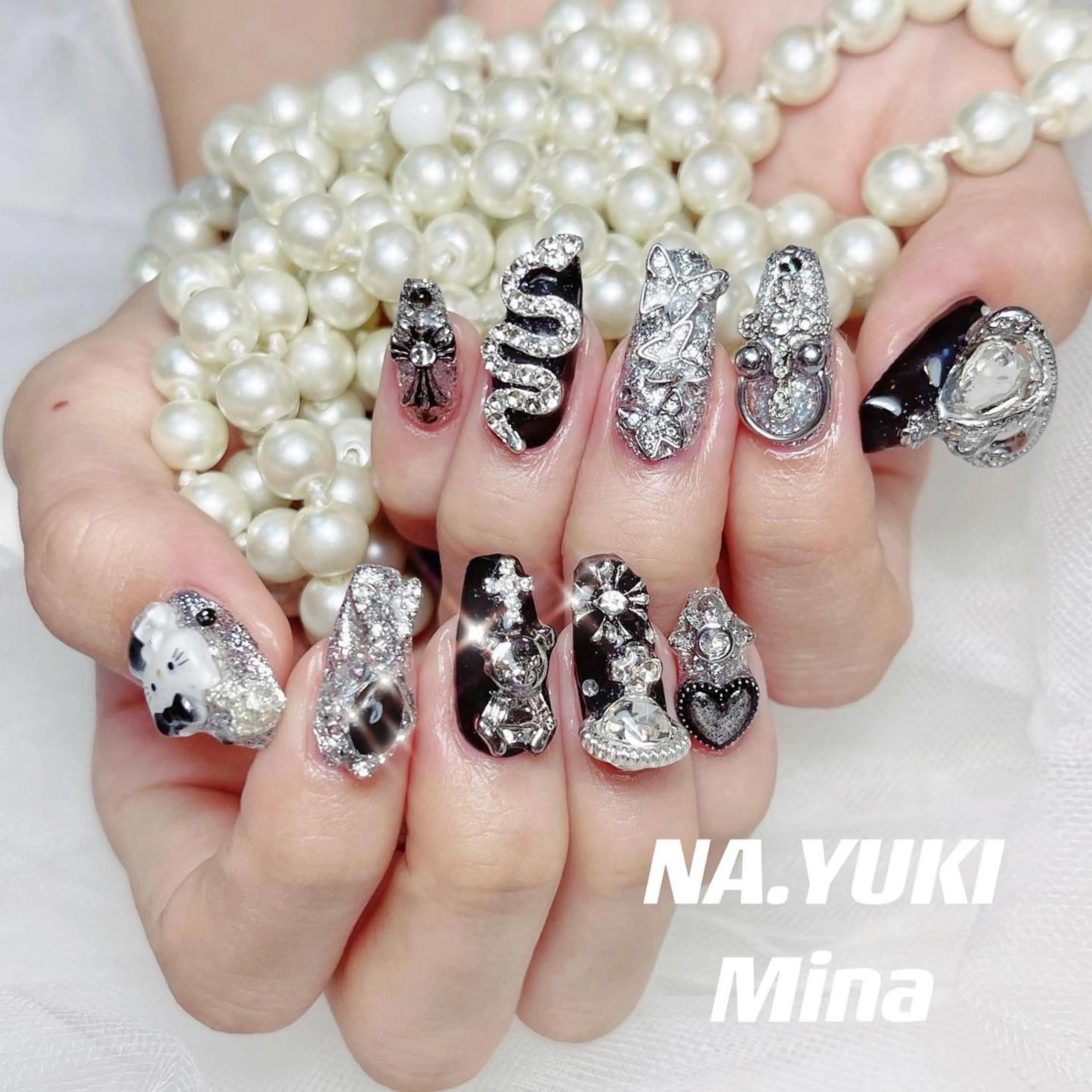 【ハンド】150分持ち込みデザイン¥10800(最高級パーツ、ゴテゴテデザインOK！）キラキラの写真